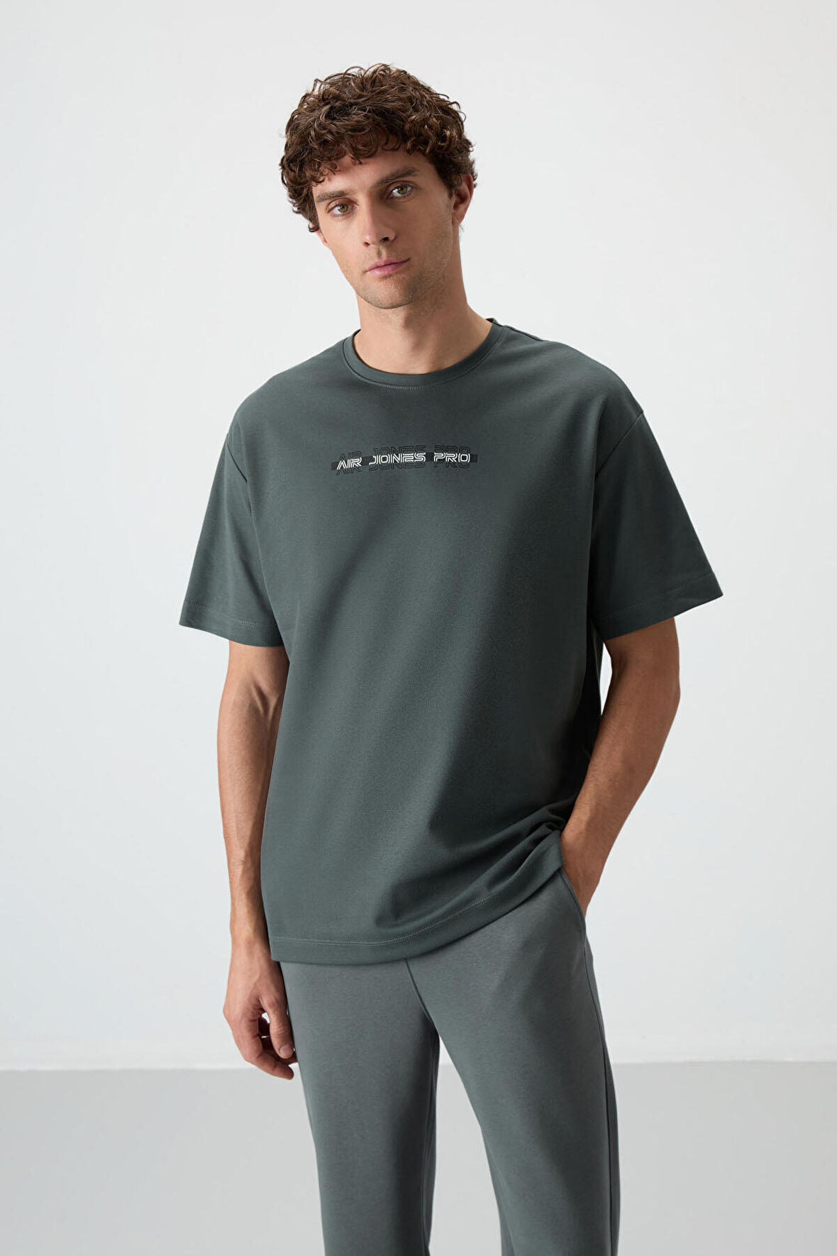 Haki Pamuklu Kalın Yüzeyi Dokulu Oversize Fit  Baskılı Erkek T-Shirt - 88365