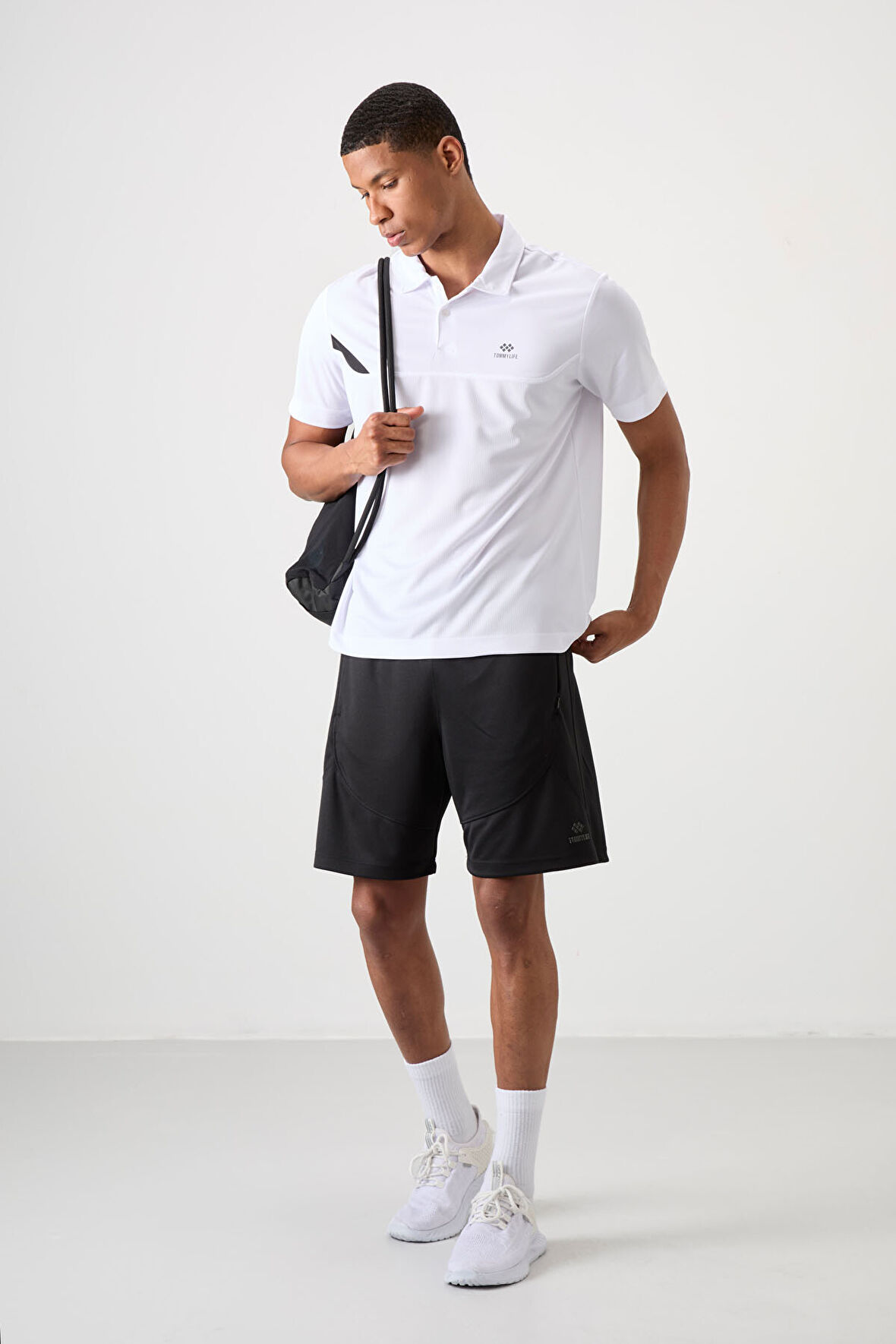 Beyaz Polyester Nefes Alan Dokulu İnce Esnek Standart Fit Polo Yaka Erkek Performans T-Shirt - 88402