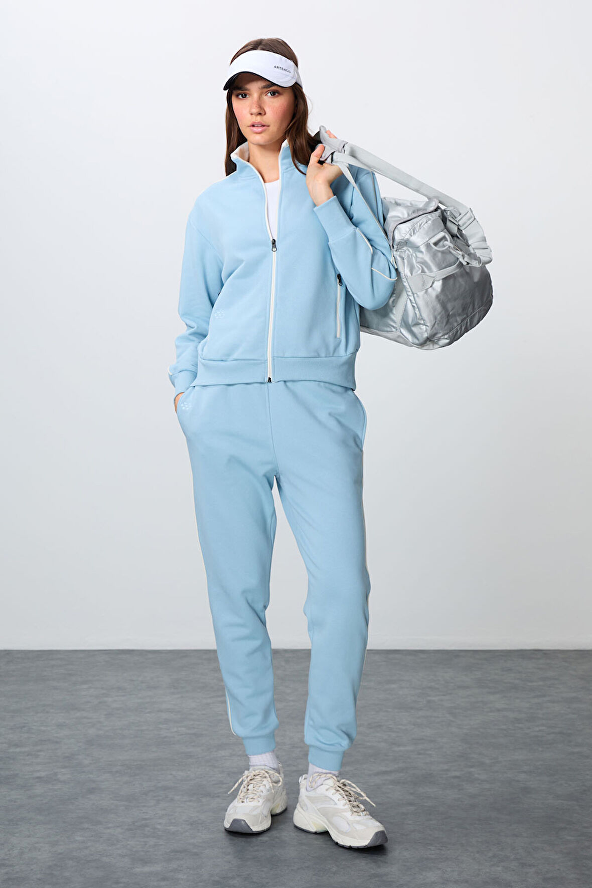 Açık Mavi Kompakt Pamuklu Kalın Pürüzsüz Dokulu Dik Yaka Oversize Fit Kadın Eşofman Takım - 95340