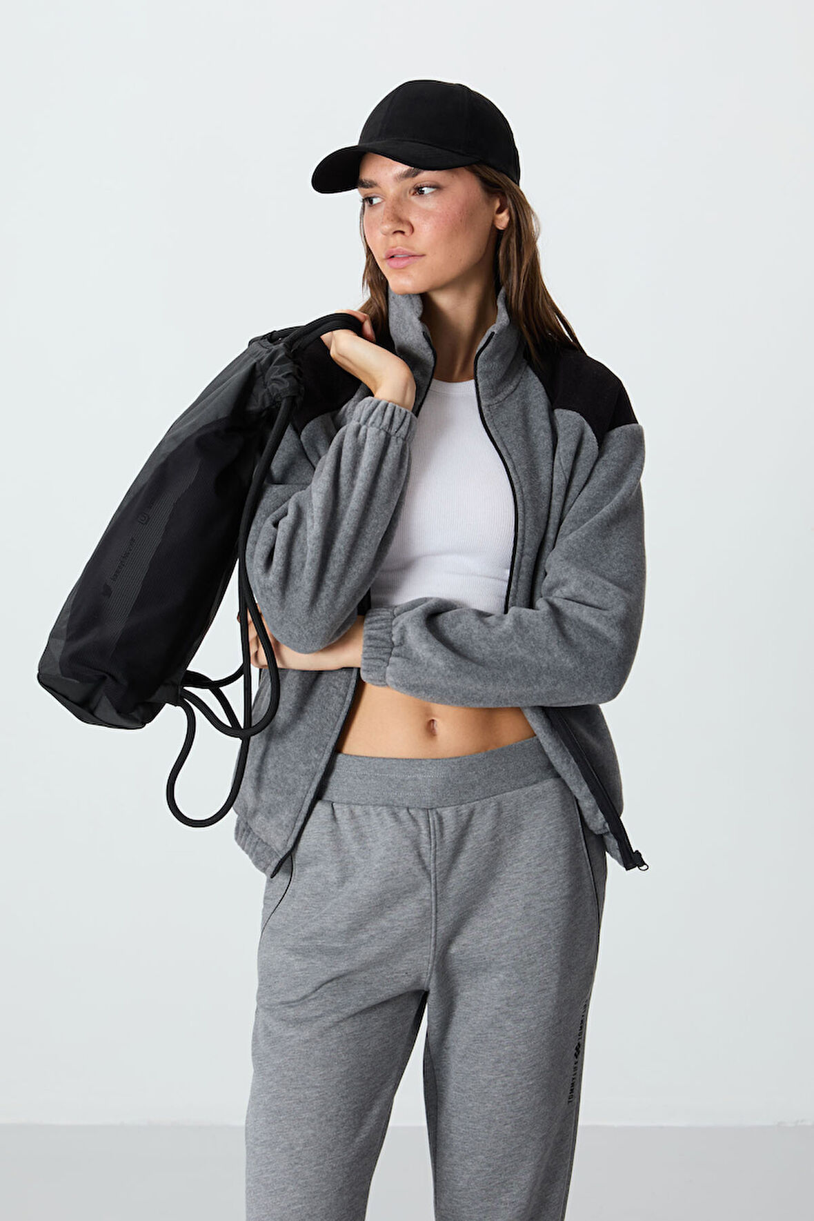 Gri Melanj Kalın Yumuşak Dokulu Dik Yaka Oversize Nakışlı Polar Kadın Sweatshirt - 97293