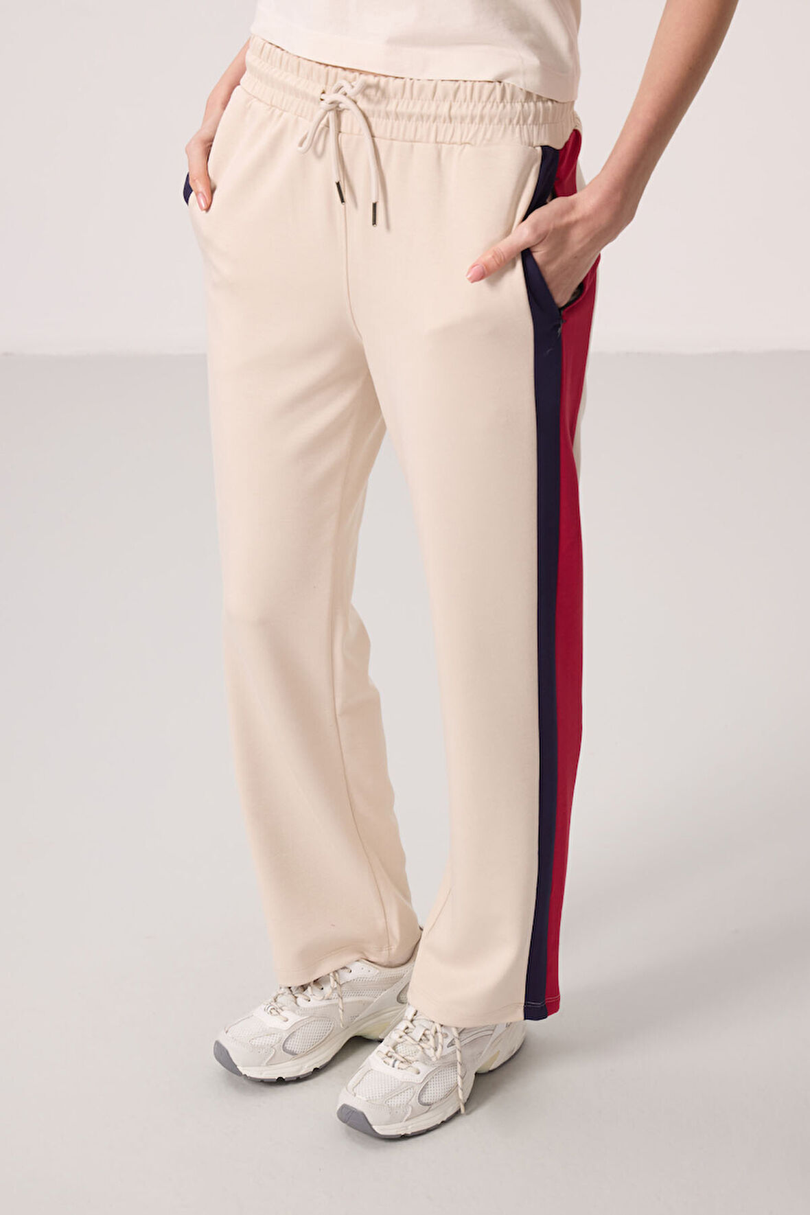 Bej Yumuşak Dokulu Yan Panel Detaylı Geniş Paça Kadın Palazzo Pantolon - 94671