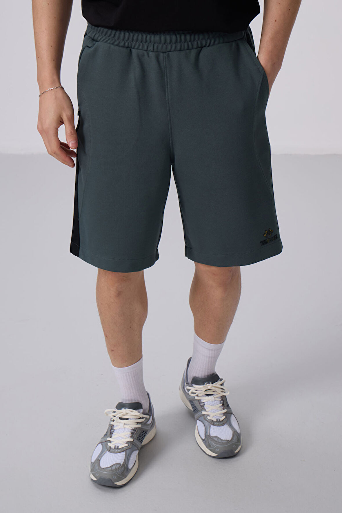 Haki Yüzeyi Dokulu Oversize Erkek Şort - 81288