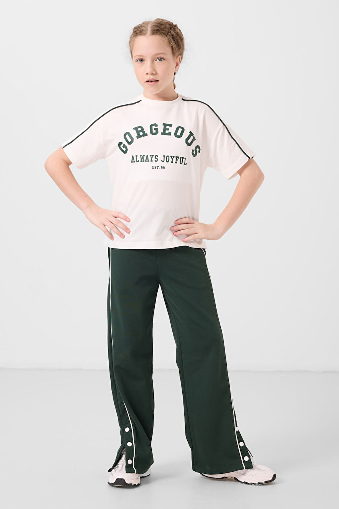 Ekru-Çam Yeşil O Yaka Baskılı Geniş Paça Çıt Çıt Detaylı Kız Çocuk Palazzo Eşofman Takım - 75172