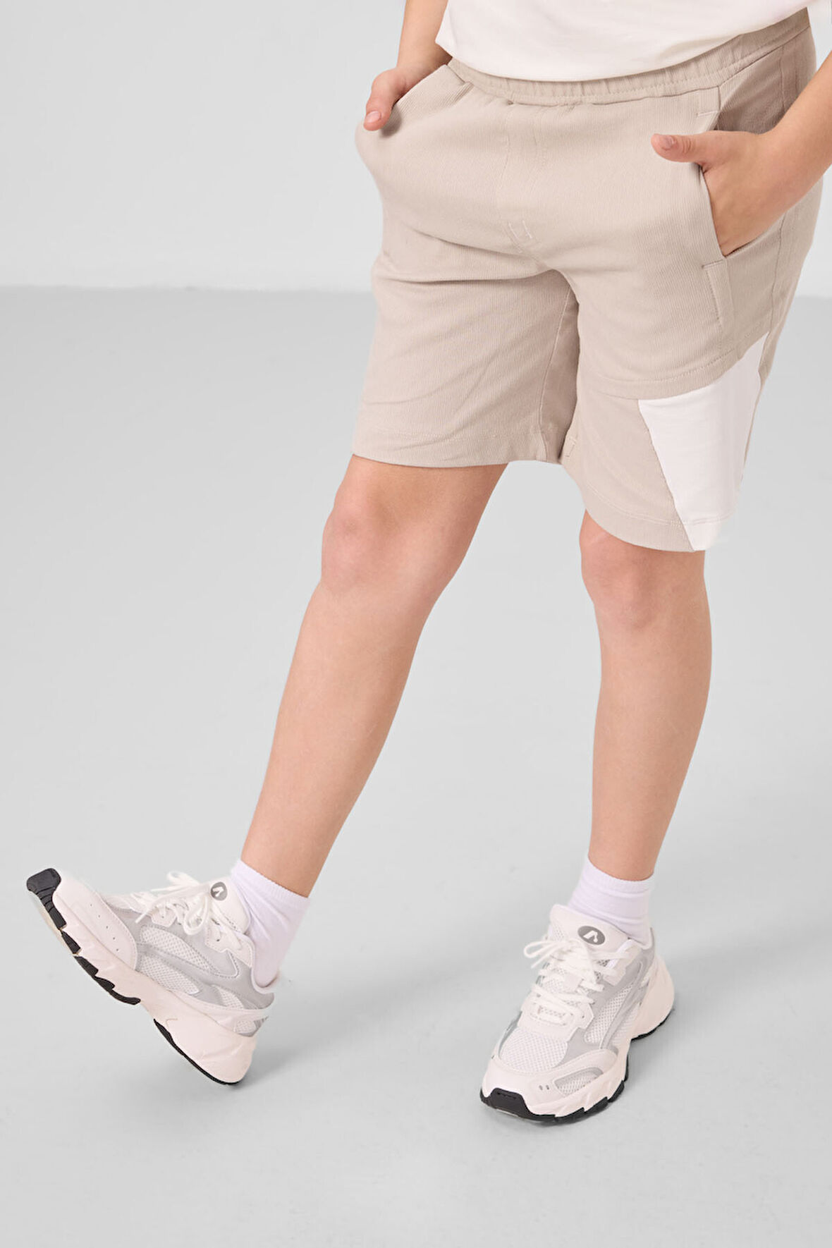 Ekru-Taş Pamuklu Oversize Fit Dokuma Hafif Esnek Chino Erkek Çocuk Şort Takım - 11275