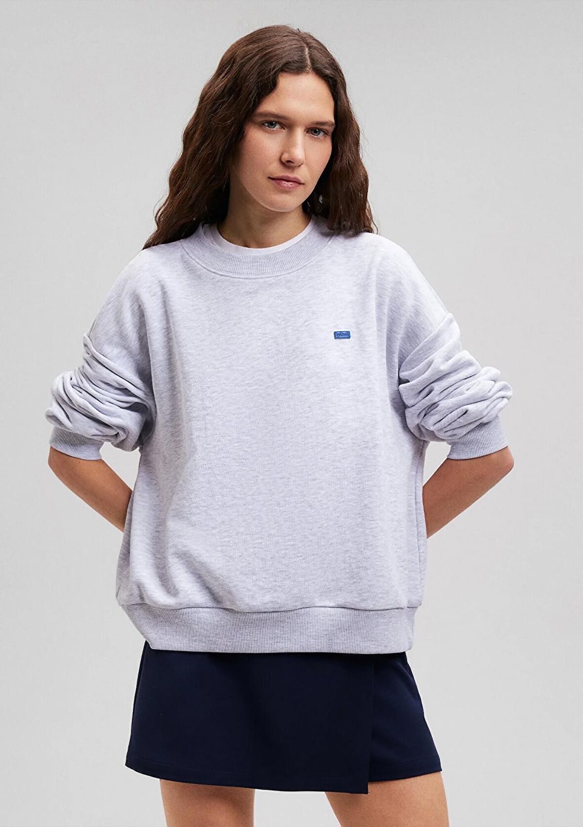 Mavi Bisiklet Yaka Basic Gri Sweatshirt 1S10087-80196