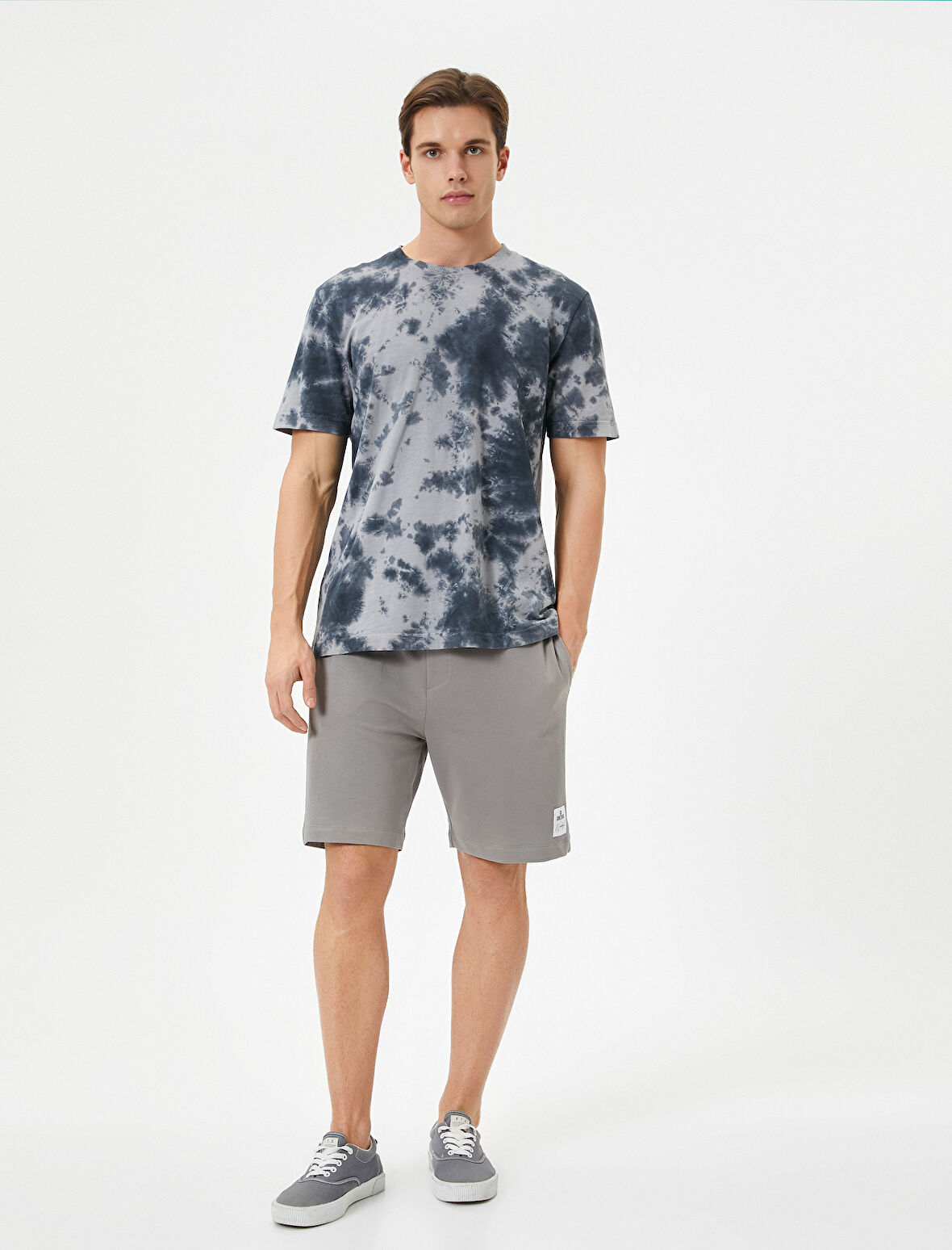 Bermuda Şort Beli Bağcıklı Etiket Baskılı Cepli