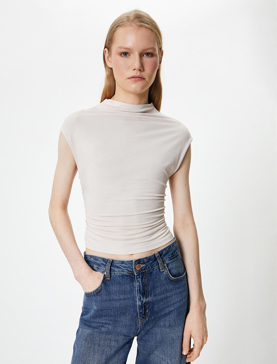 Slim Fit Atlet Dik Yaka Kısa Kollu Drapeli