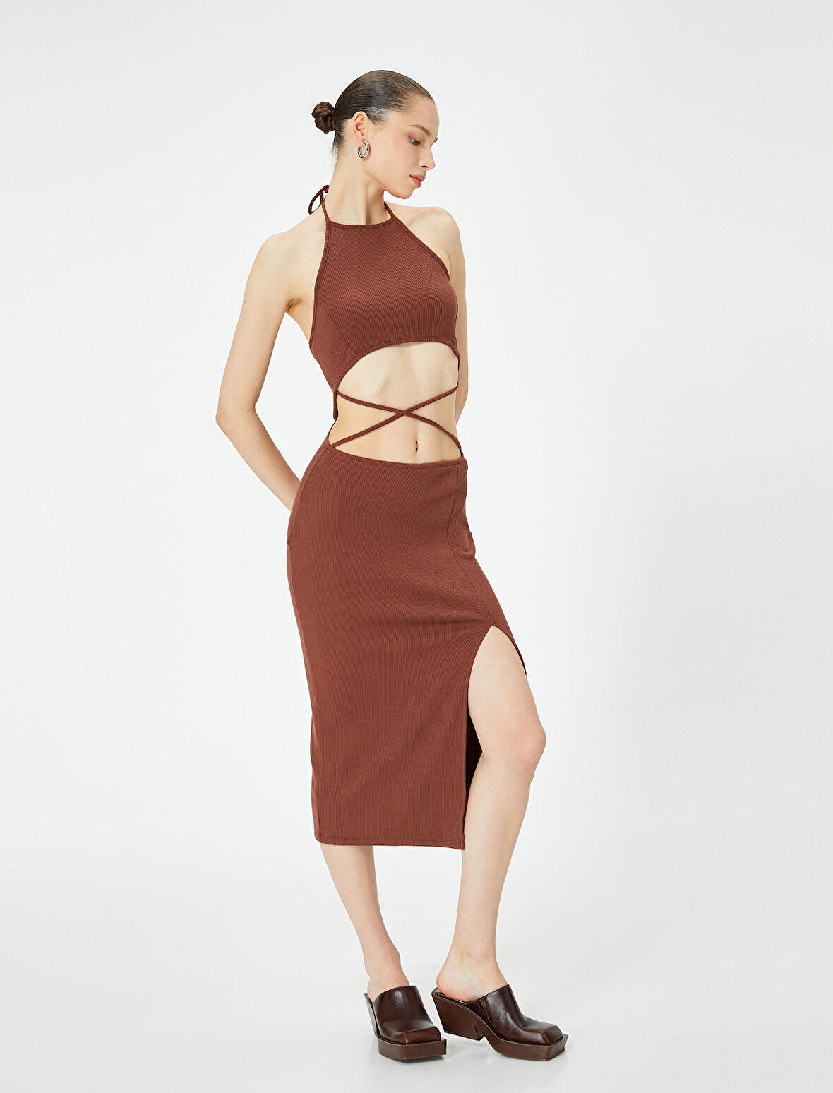 Halter Yaka Elbise Midi Pencere Detaylı Önden Yırtmaçlı Slim Fit