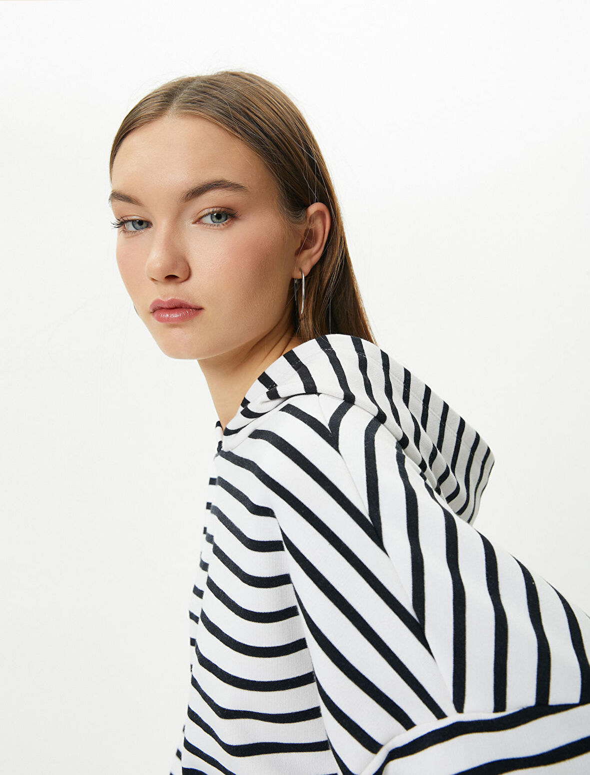 Kapşonlu Sweatshirt Uzun Balon Kol Rahat Kalıp