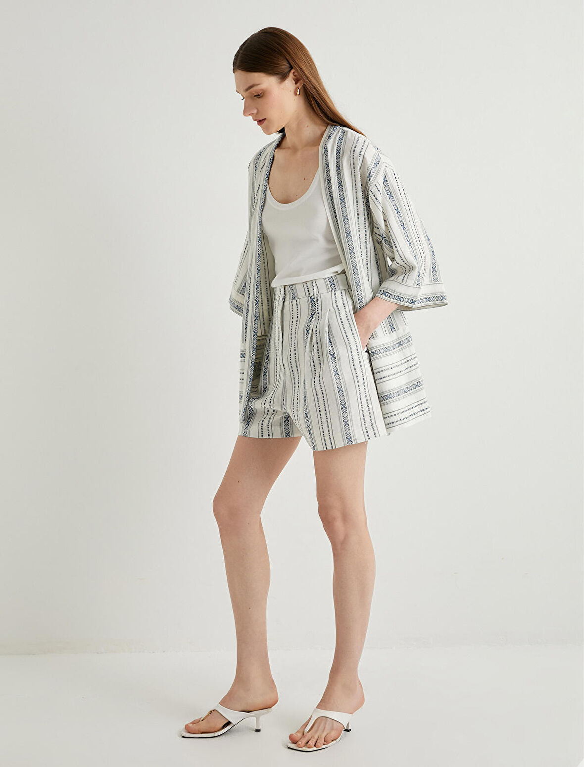 Keten Karışımlı Şort Normal Bel Cep Detaylı