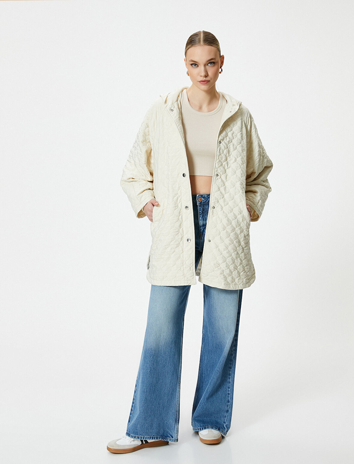 Kapüşonlu Kapitone Yağmurluk Cepli Çıtçıt Düğmeli Bileği Ribanalı