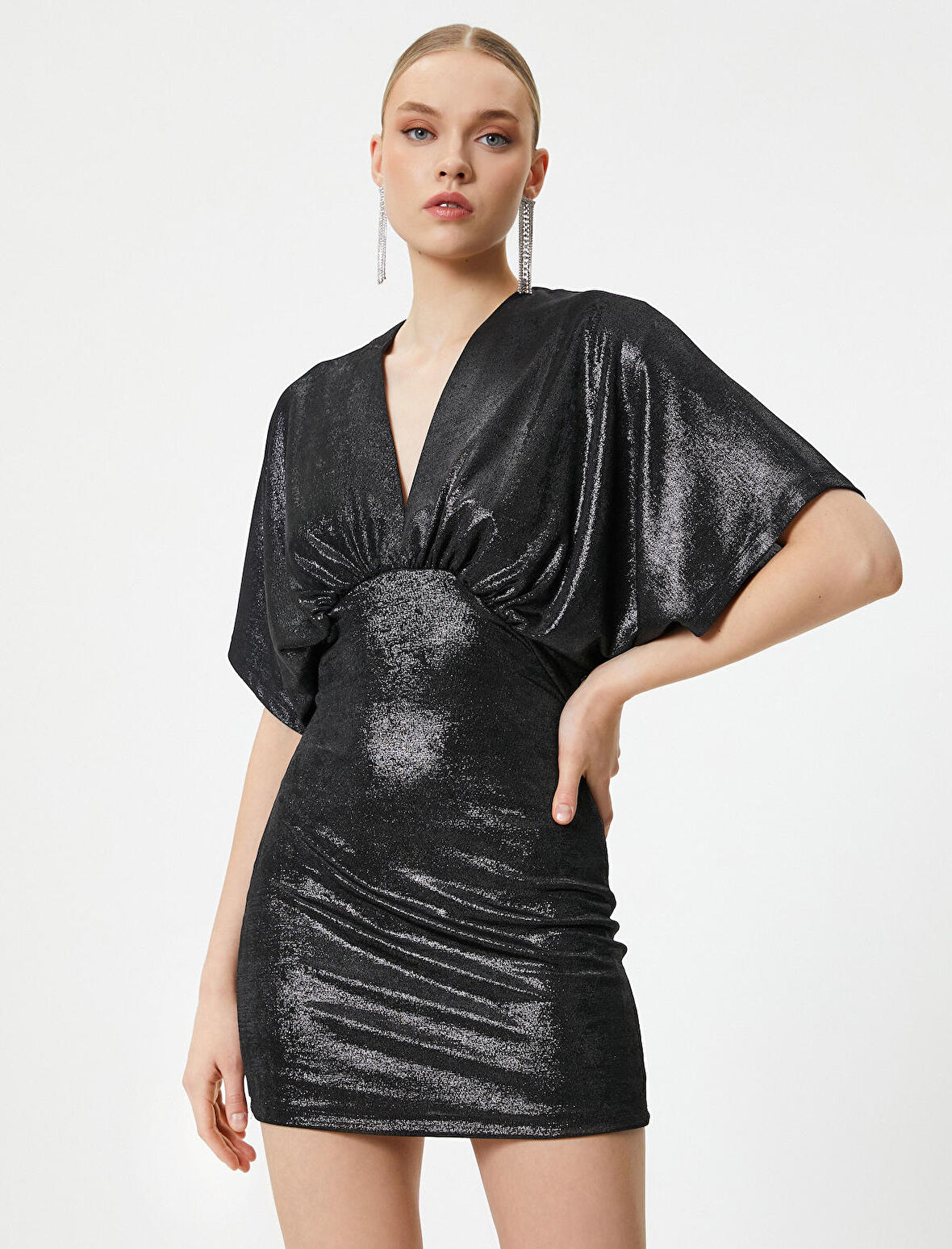 Mini Parlak Abiye Elbise Yarasa Kol V Yaka Slim Fit