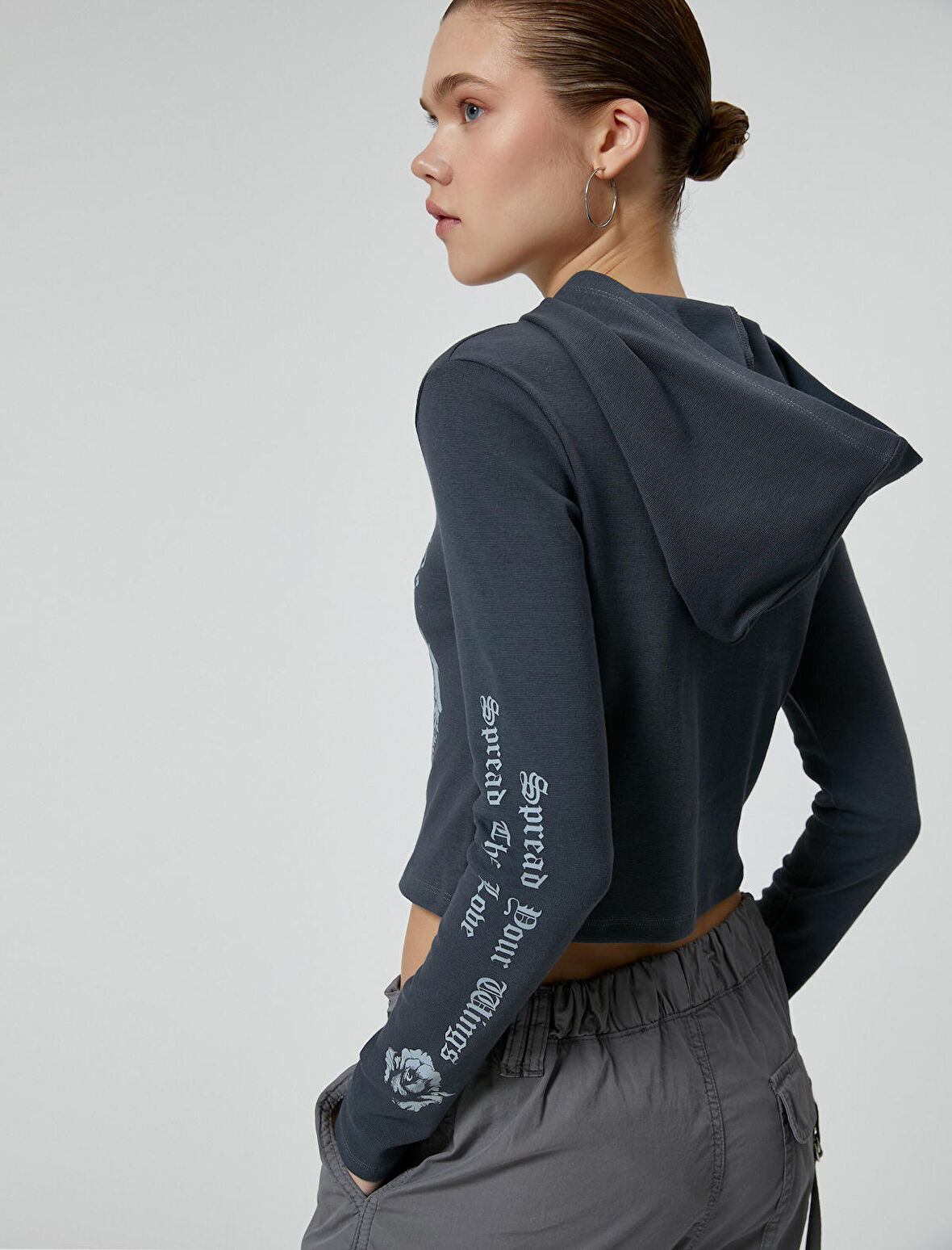 Crop Kapşonlu Sweatshirt Baskılı Uzun Kollu Soluk Efektli Pamuklu