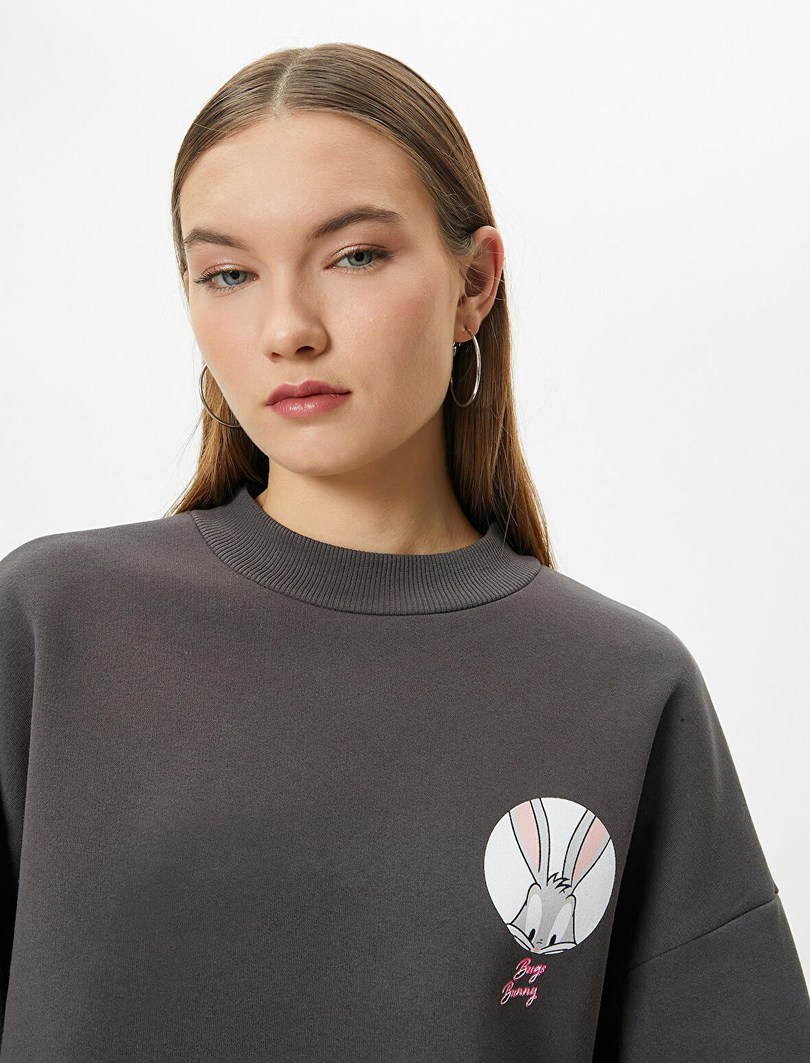 Bugs Bunny Sweatshirt Lisanslı Arkası Baskılı Bisiklet Yaka Rahat Kalıp