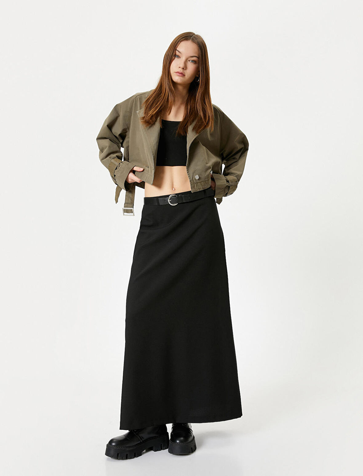 Kısa Trençkot Kruvaze Ters Yaka Kemer ve Apolet Detaylı