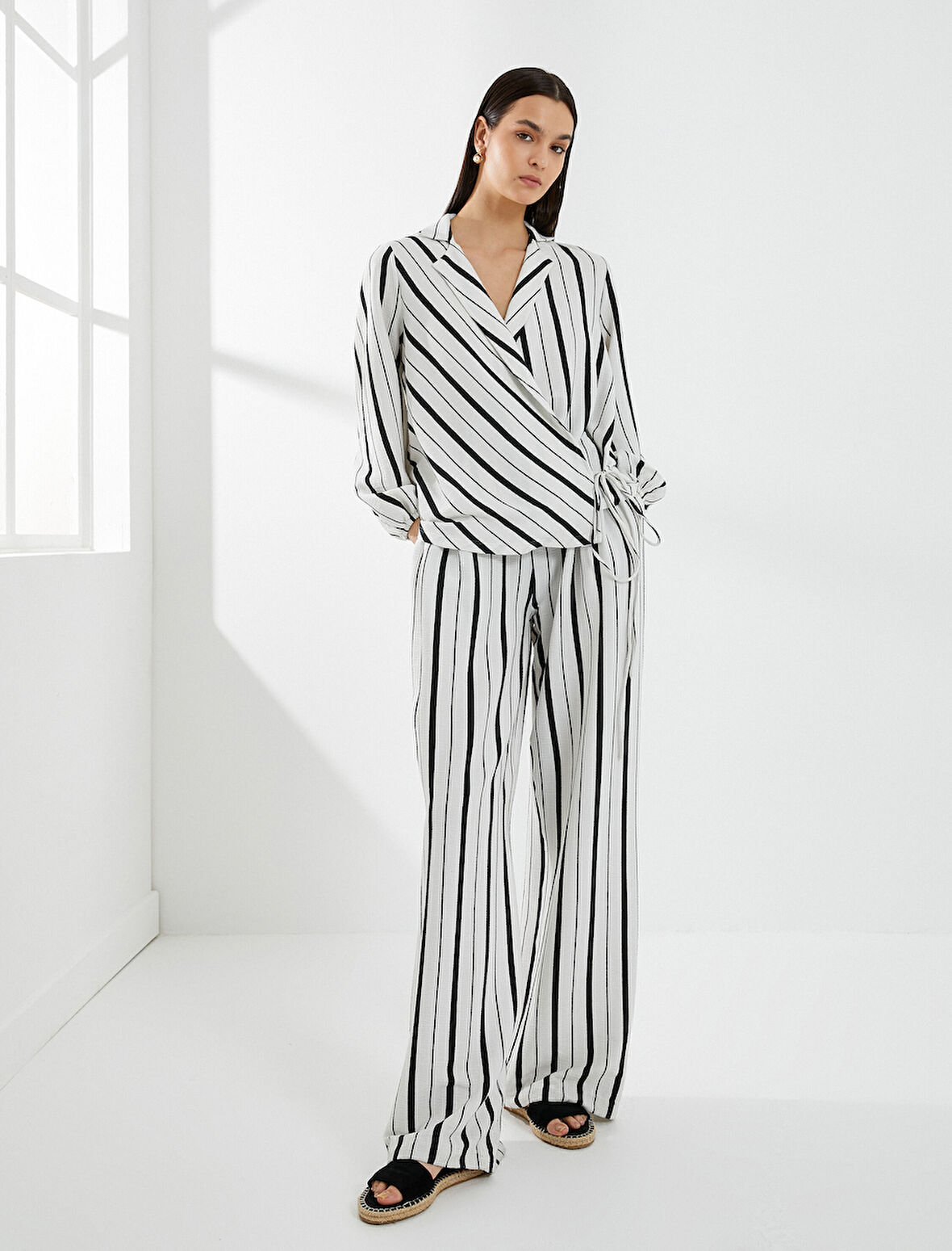 Bluz Kruvaze Bağlamalı Uzun Kollu 