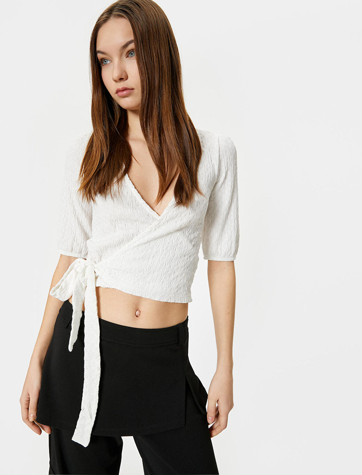 Kruvaze Balon Kol Crop Tişört Önden Bağlamalı Dokulu