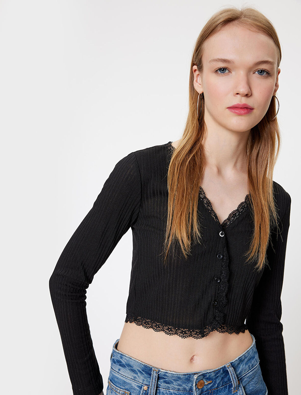 Crop Tişört Uzun Kollu Kaşkorse V Yaka Düğmeli Dantel Detaylı