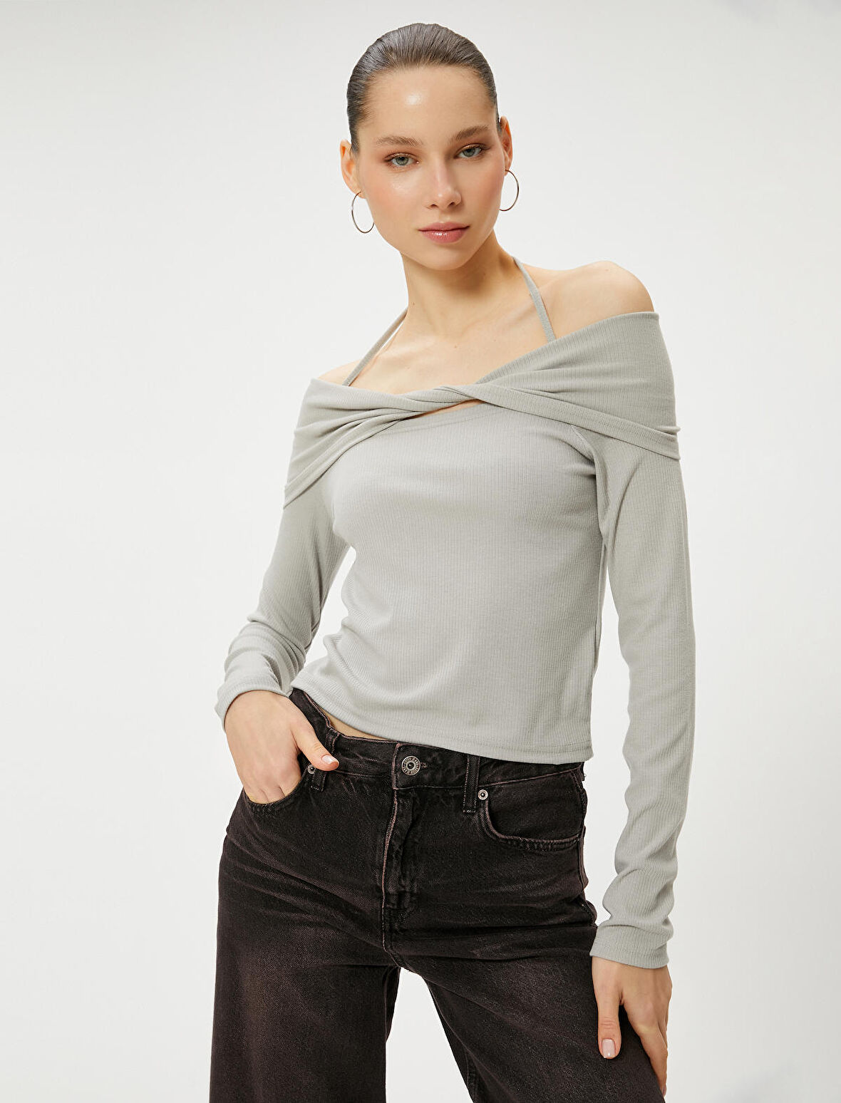 Omzu Açık Tişört Uzun Kollu Fiyonk Detaylı Askı Detaylı Viskoz Kumaş