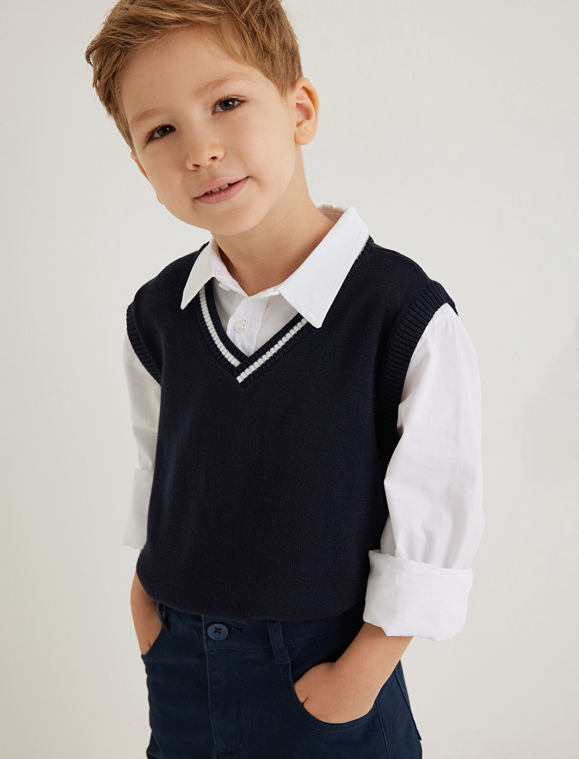 V Yaka Süveter Kolsuz Renk Bloklu Pamuk Karışımlı