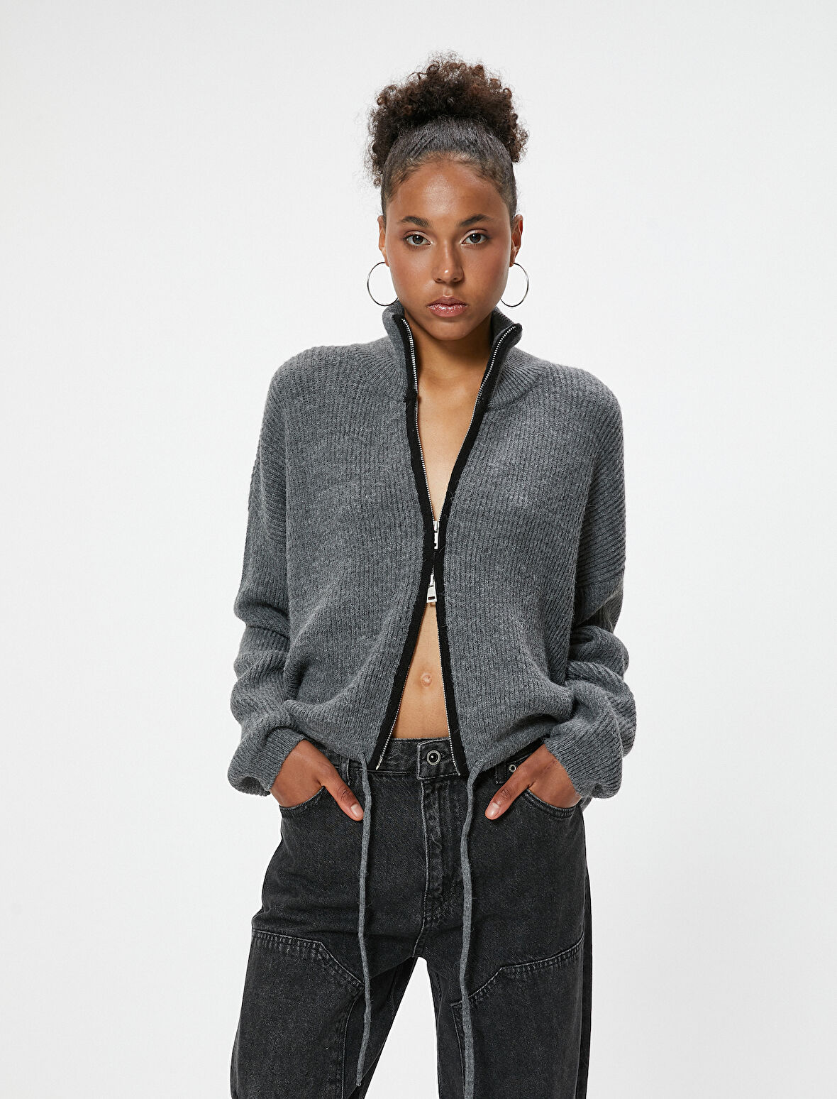 Fermuarlı Triko Hırka Dik Yaka Bağcık Detaylı Biyeli