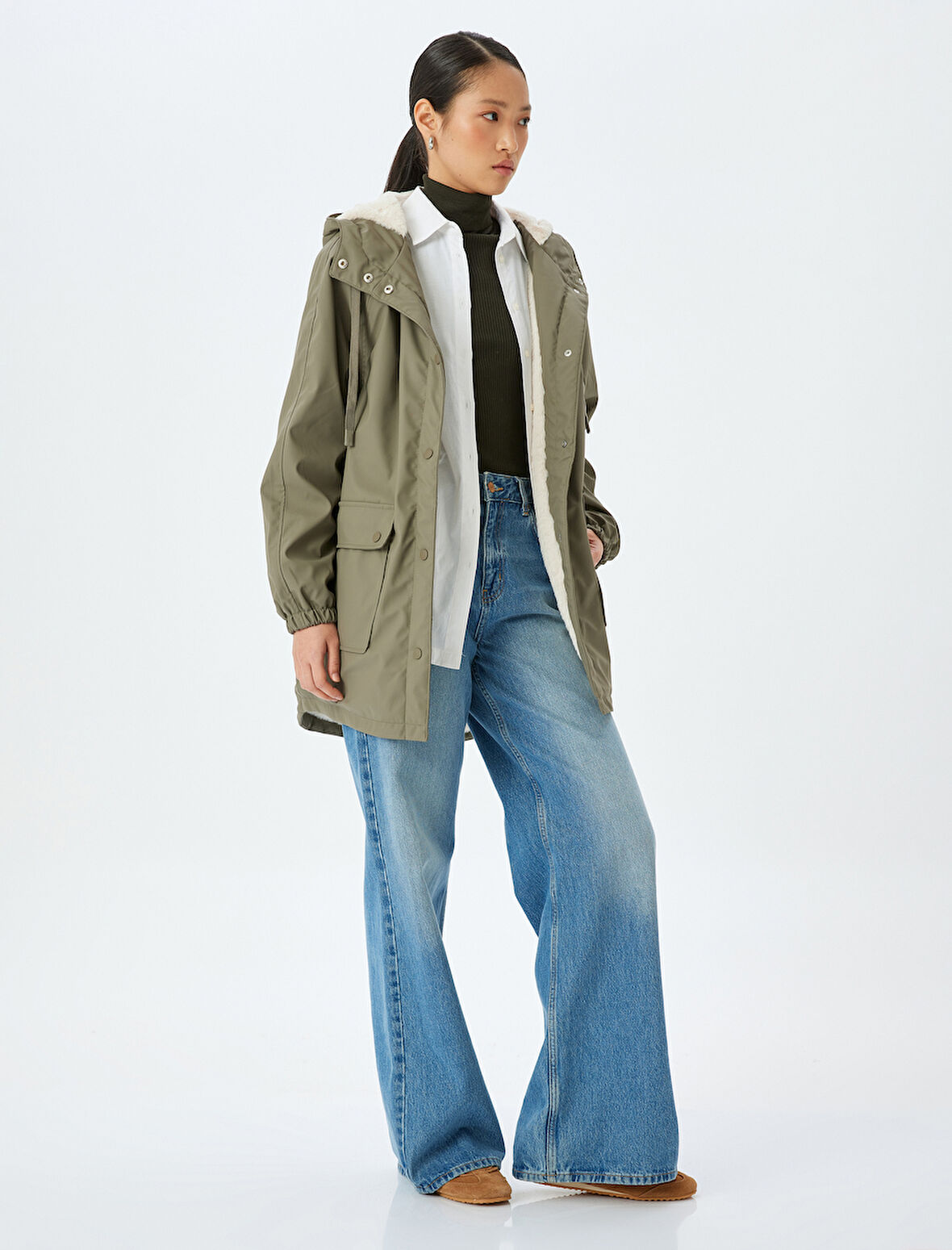 Cepli Çıt Çıt Düğme Kapamalı Cepli İçi Peluş Astarlı Kapüşonlu Oversize Suni Deri Parka