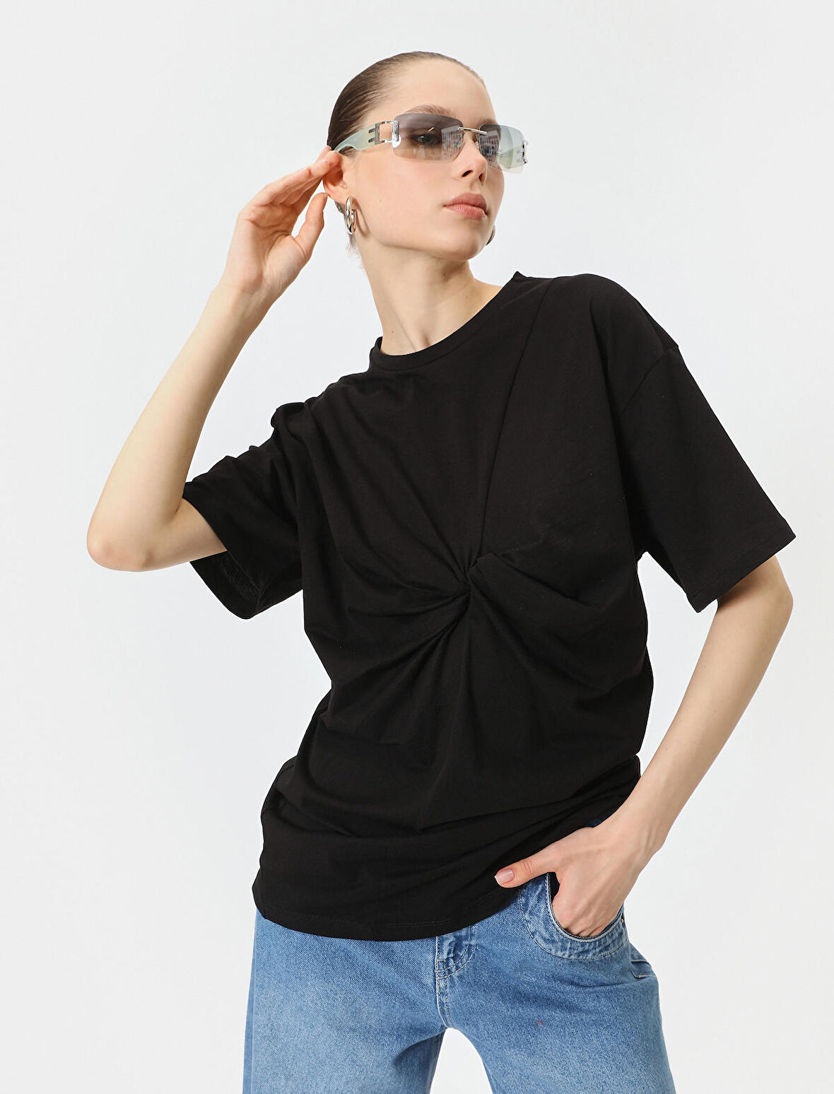 Düğüm Detaylı Tişört Kısa Kollu Bisiklet Yaka Uzun Rahat Kalıp