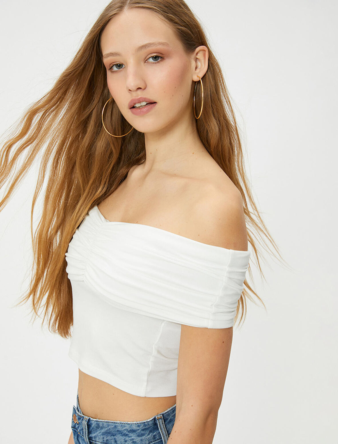 Madonna Yaka Tişört Crop Drape Detaylı Viskoz Kumaş Slim Fit