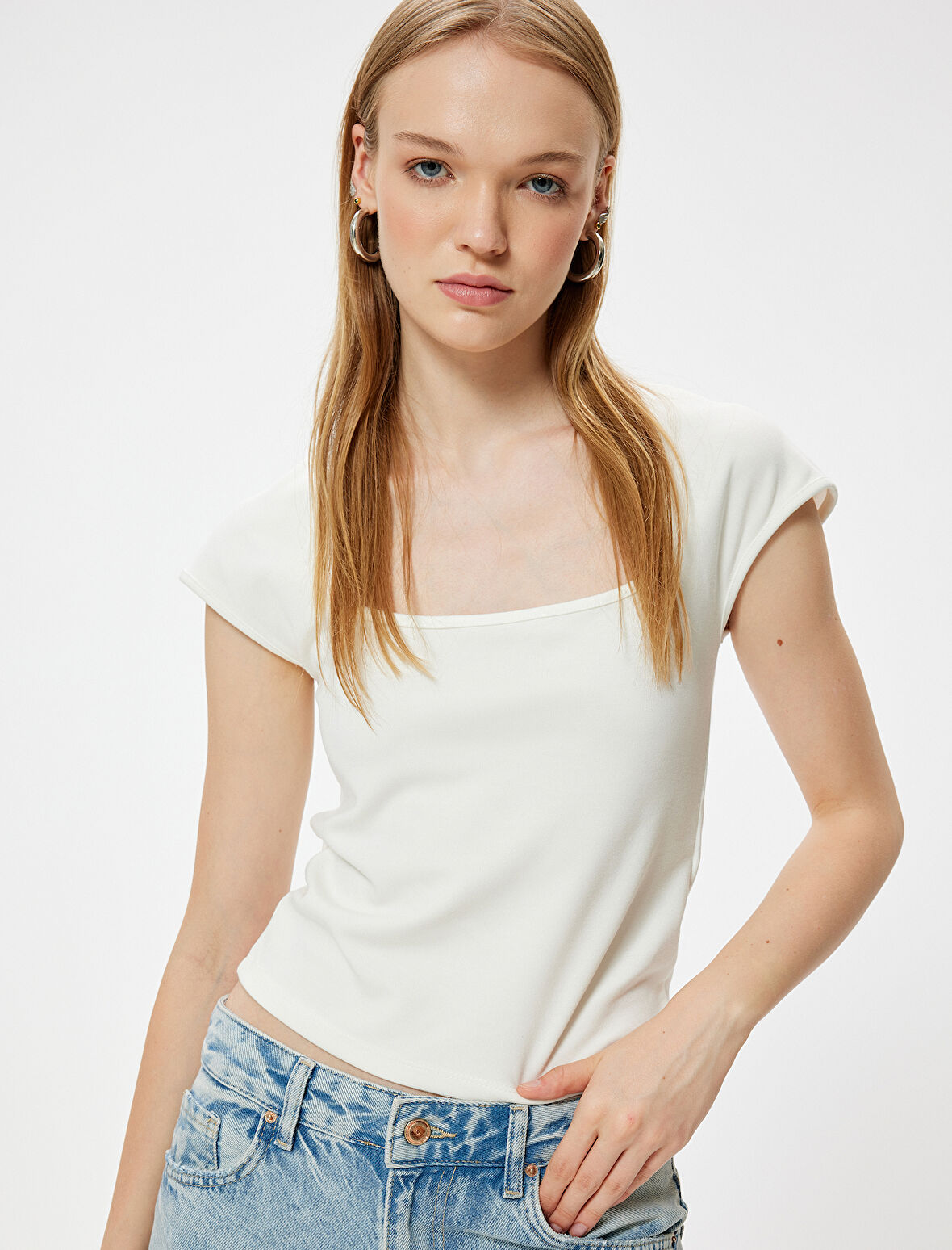 Basic Tişört Kısa Kollu Kare Yaka Slim Fit Viskon Karışımlı