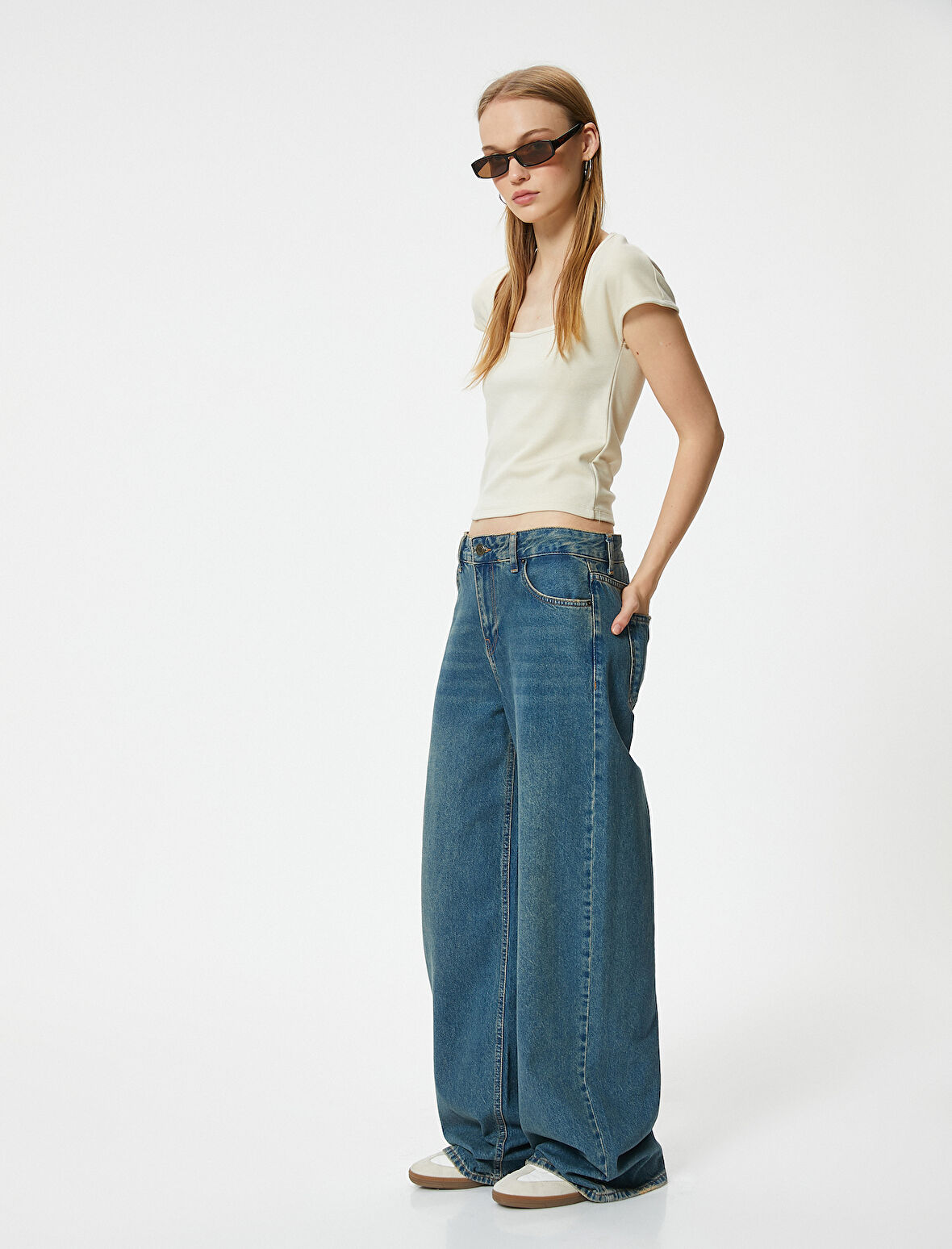 Basic Tişört Kısa Kollu Kare Yaka Slim Fit Viskon Karışımlı