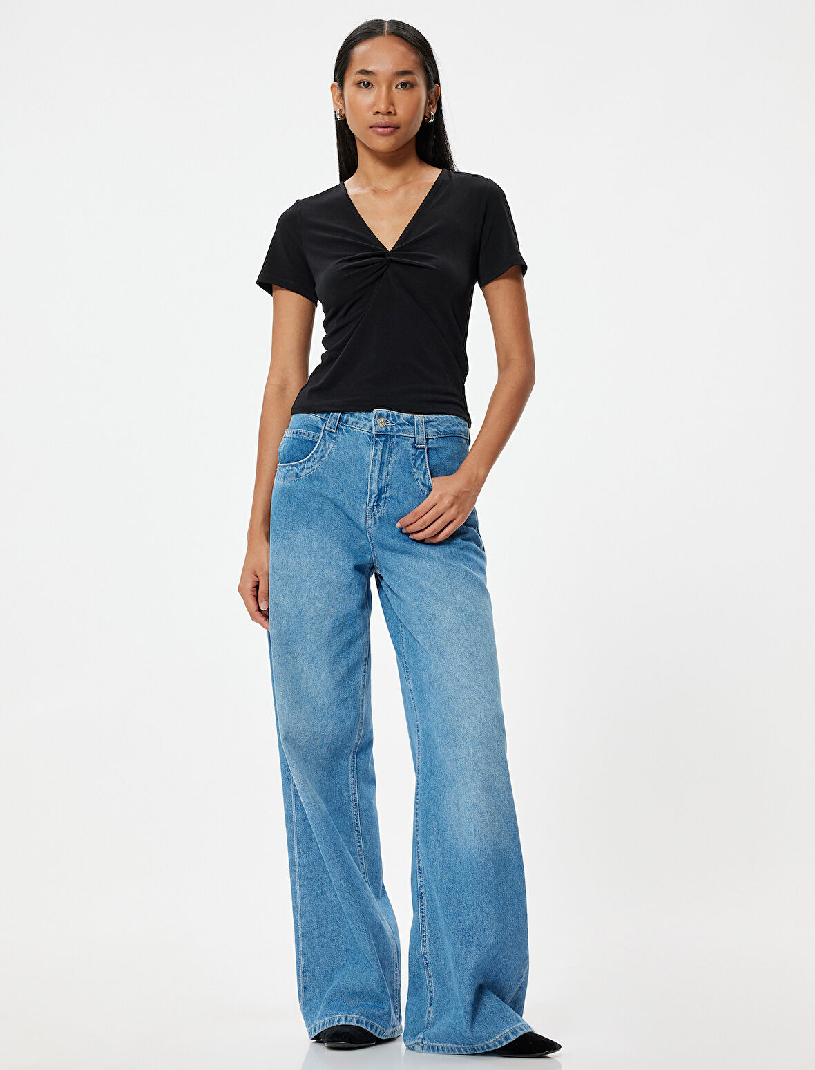 Drapeli V Yaka Tişört Kısa Kollu