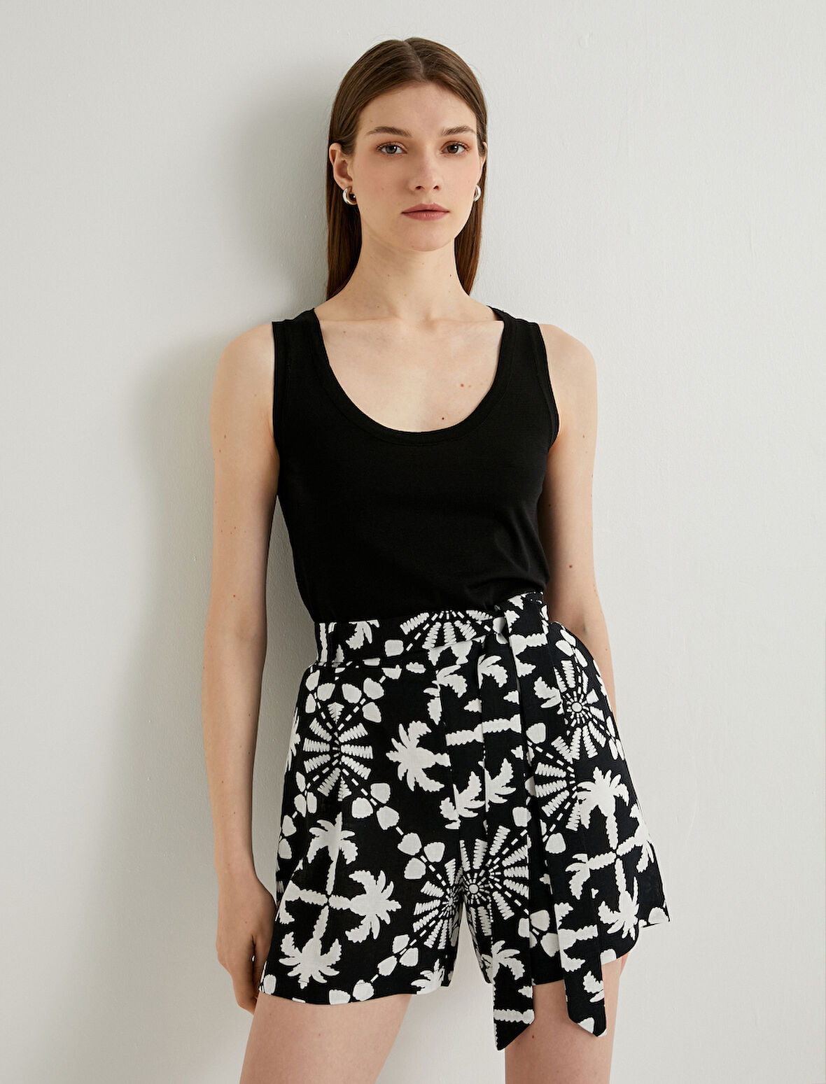 Keten Viskon Şort Cep Detaylı Normal Bel Kuşaklı