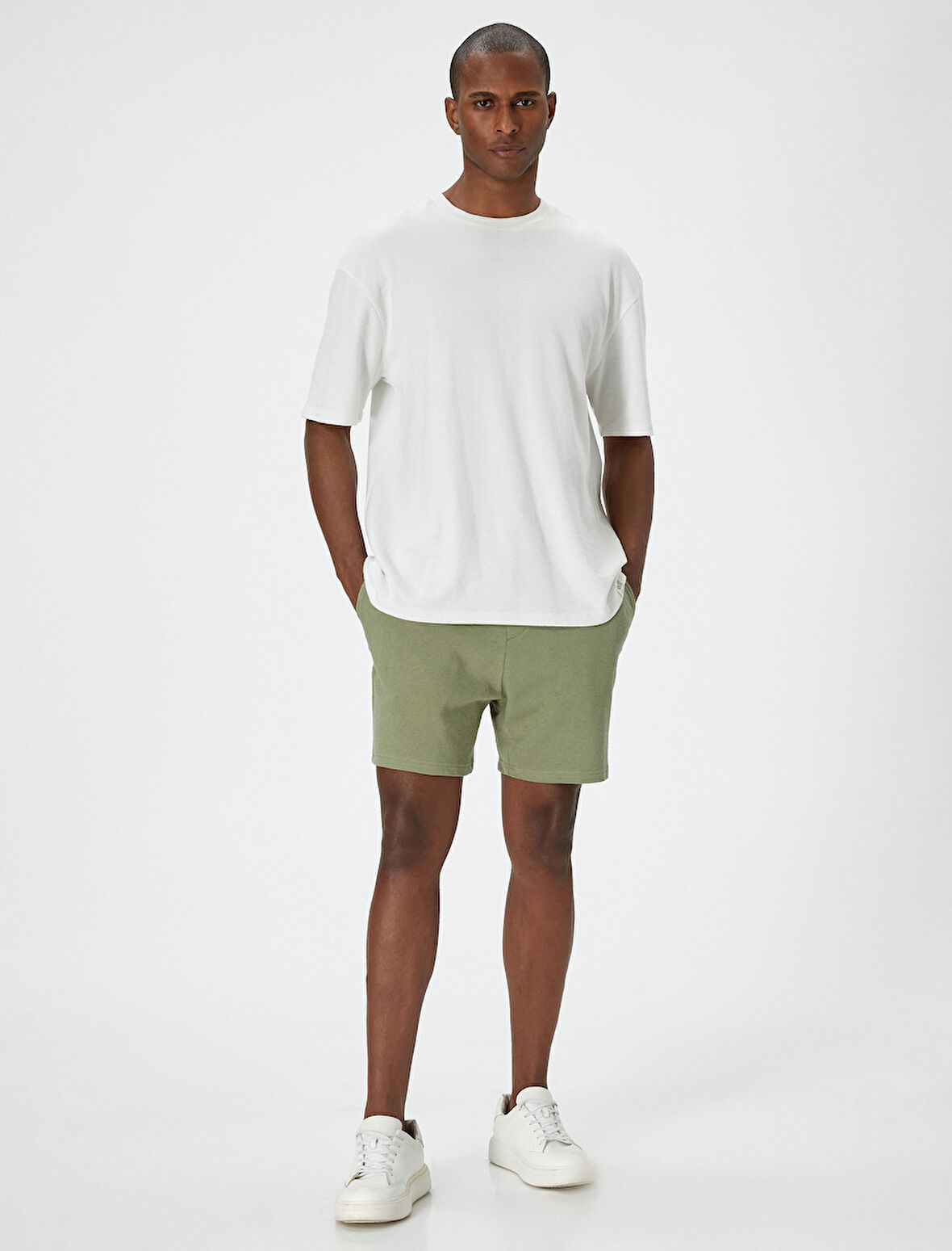 Beli Bağcıklı Şort Cep Detaylı Pamuklu