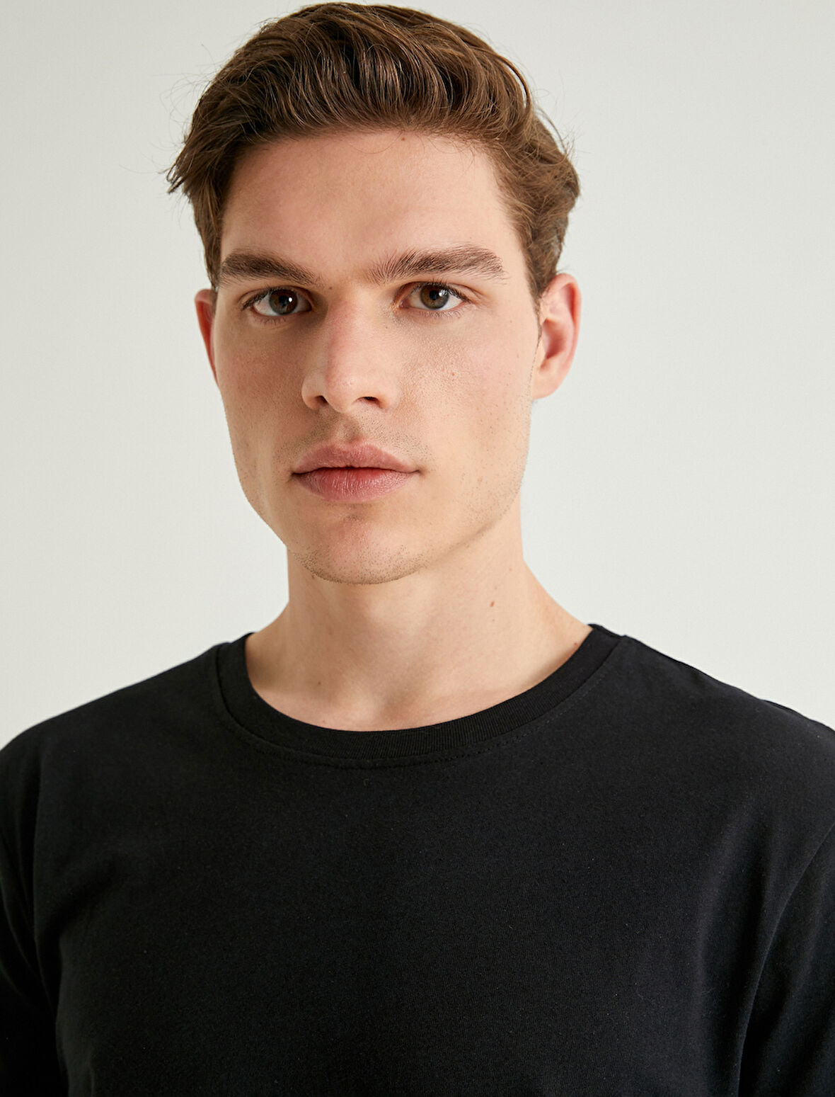 Basic Tişört Slim Fit Bisiklet Yaka Kısa Kollu