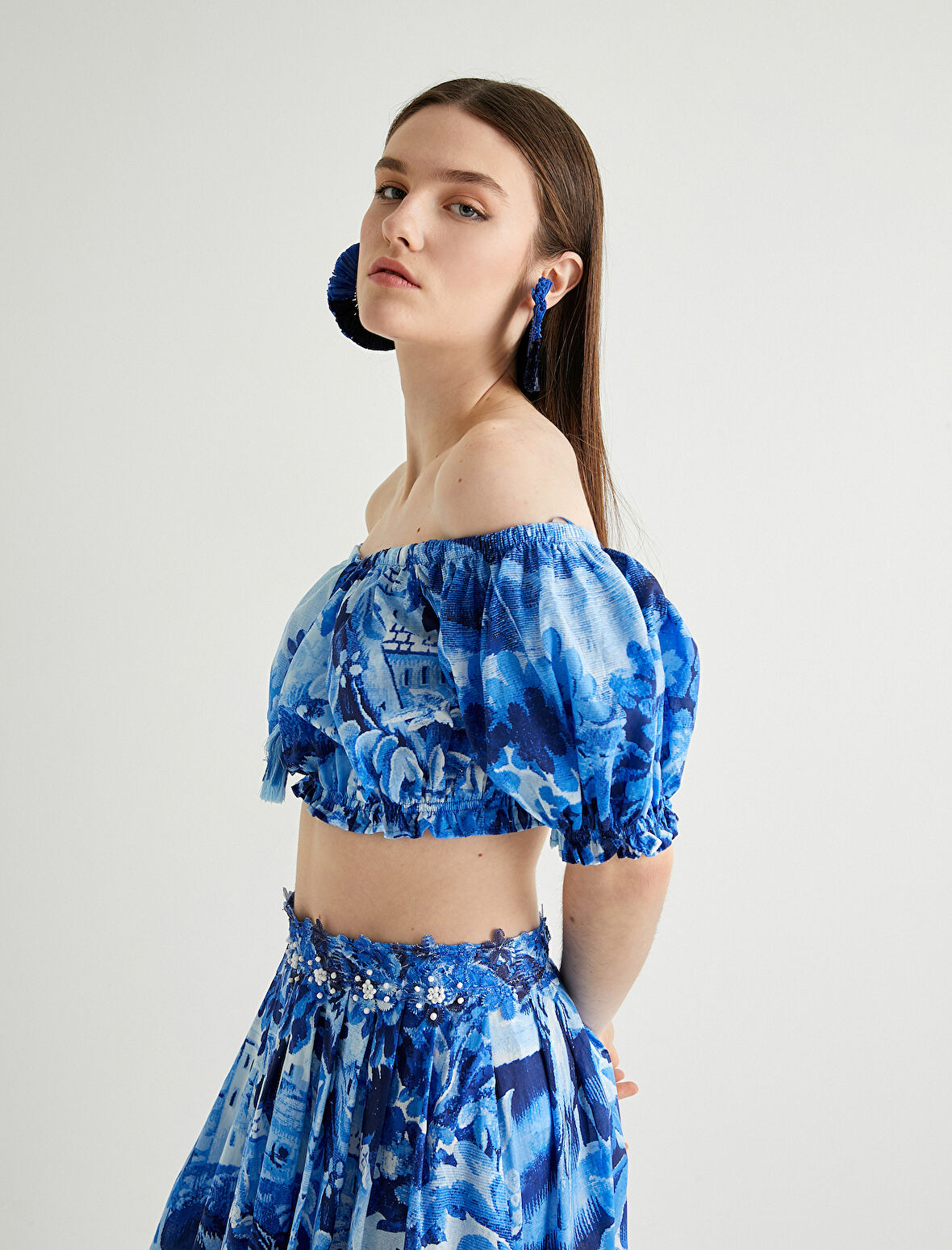 Omzu Açık Üst Crop Balon Kollu Çiçekli Püsküllü Pamuklu