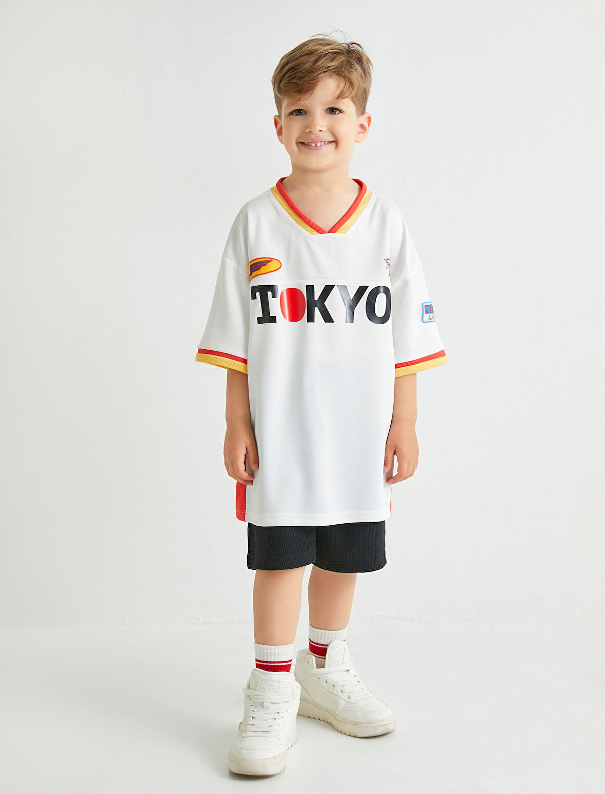 Spor Tişört Tokyo Baskılı Kısa Kollu V Yaka Baskılı 