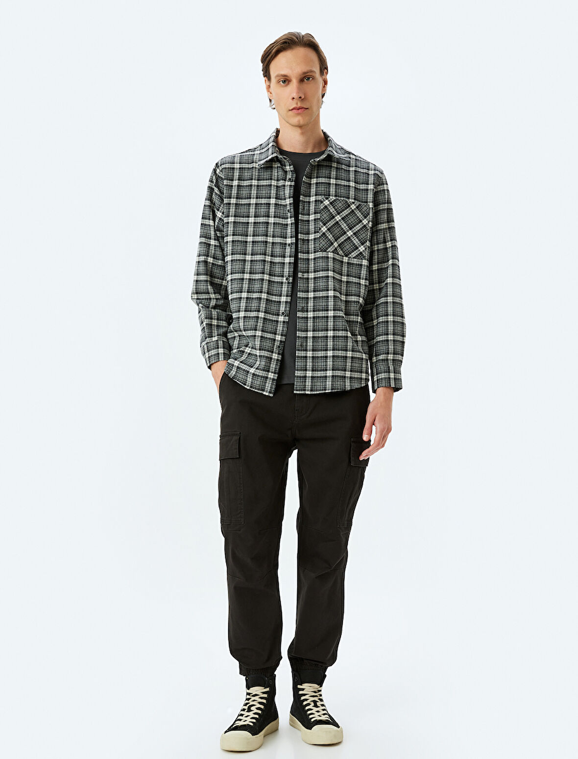 Pamuklu Gabardin Cep Detaylı Düğmeli Beli Lastikli Jogger Pantolon