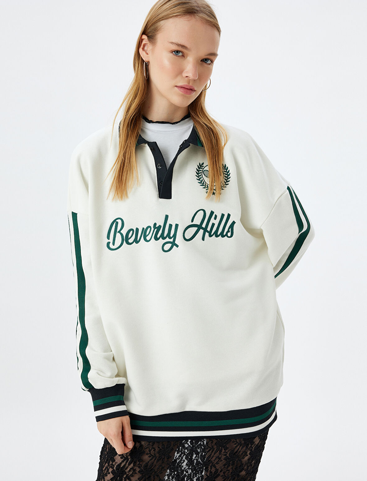 Polo Yaka Sweatshirt Oversize Kolej İşlemeli Şerit Detaylı Düğmeli Şardonlu