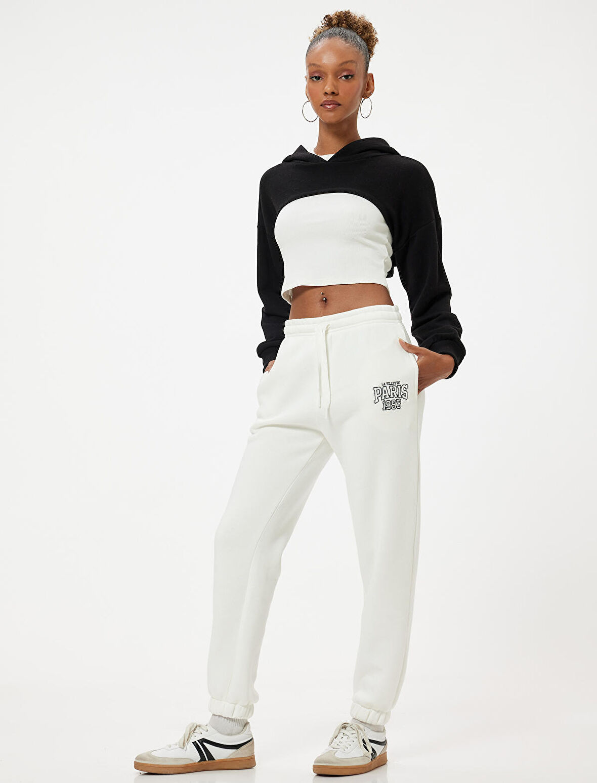 Jogger Eşofman Altı Beli Bağcıklı Kolej İşlemeli Cepli Rahat Kalıp