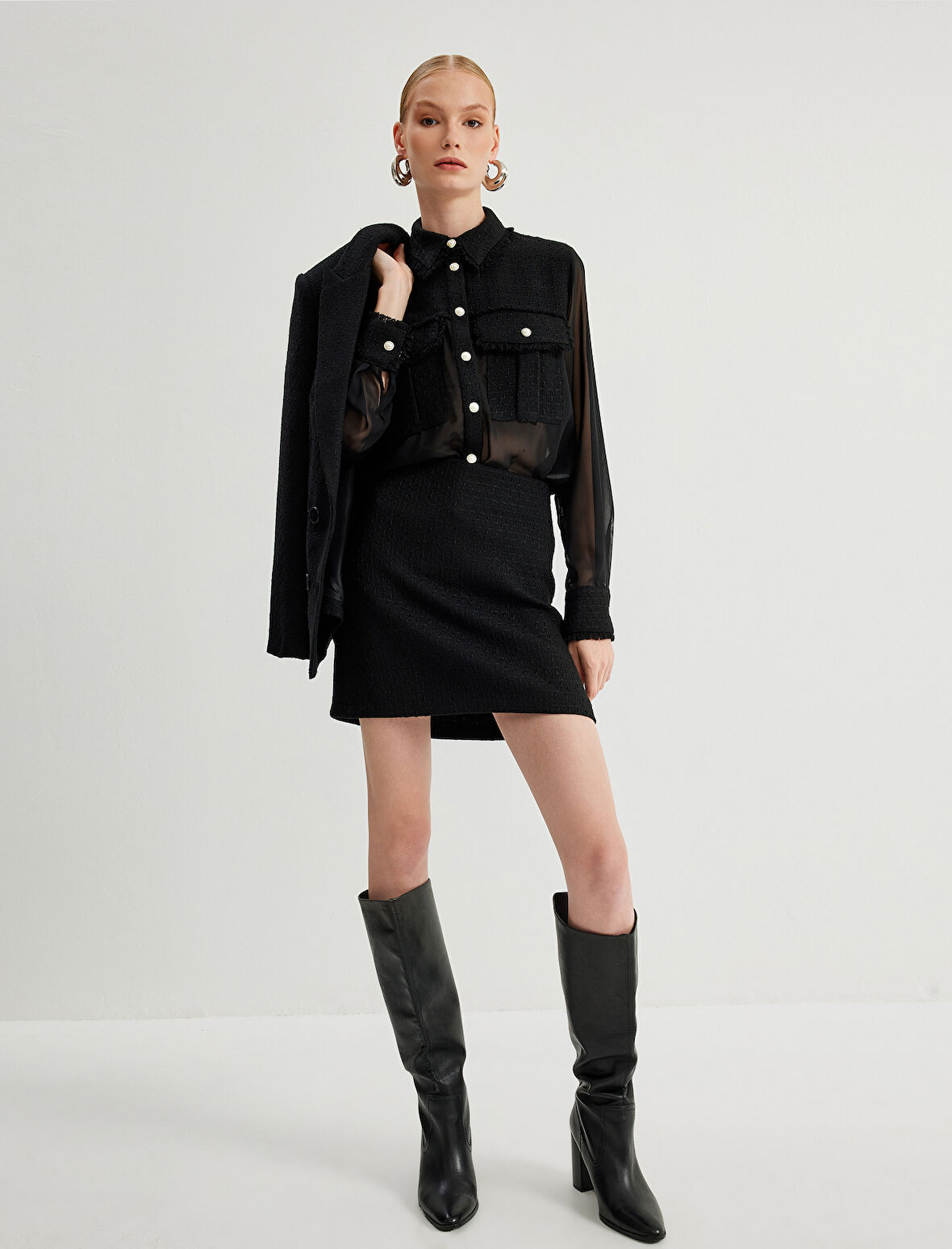 Yarı Transparan Tül Gömlek Tüvit Detaylı Kapaklı Uzun Kollu Cepli İnci Düğme Detaylı