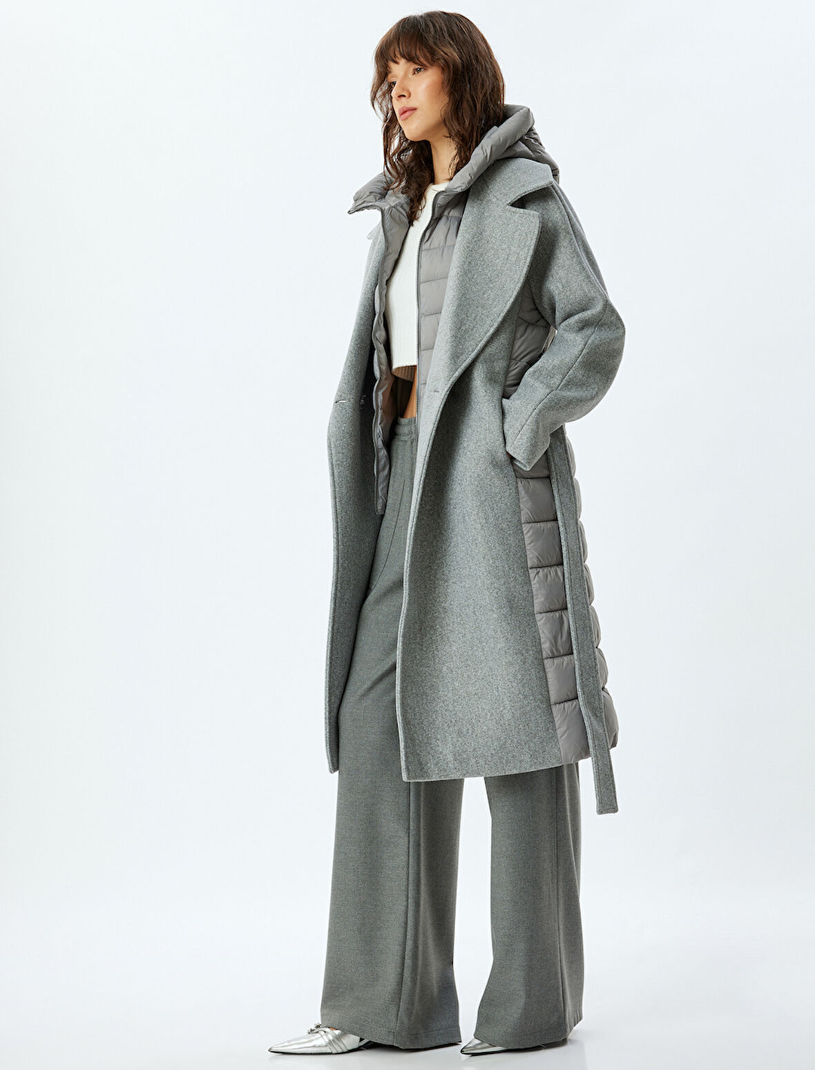 Kapüşonlu Uzun Kaban Kapitone Detaylı Kemerli Cepli 