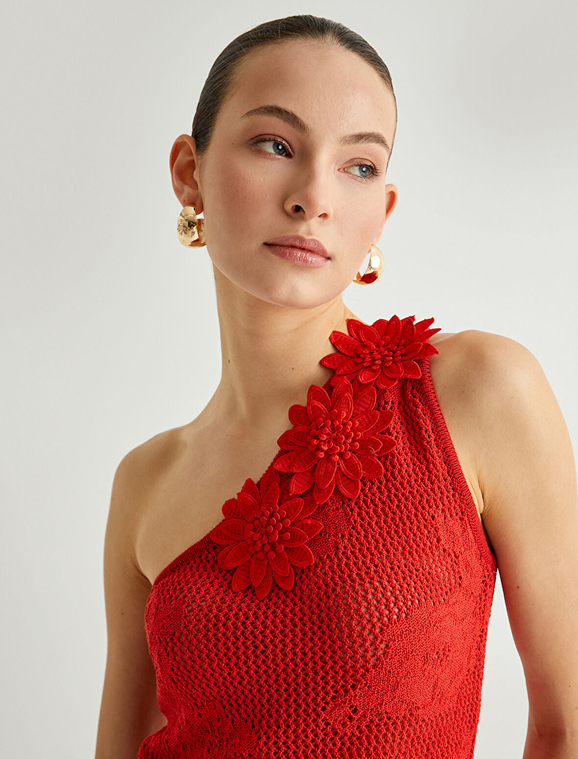 Tek Omuz Ajurlu Çiçek Detaylı Atlet