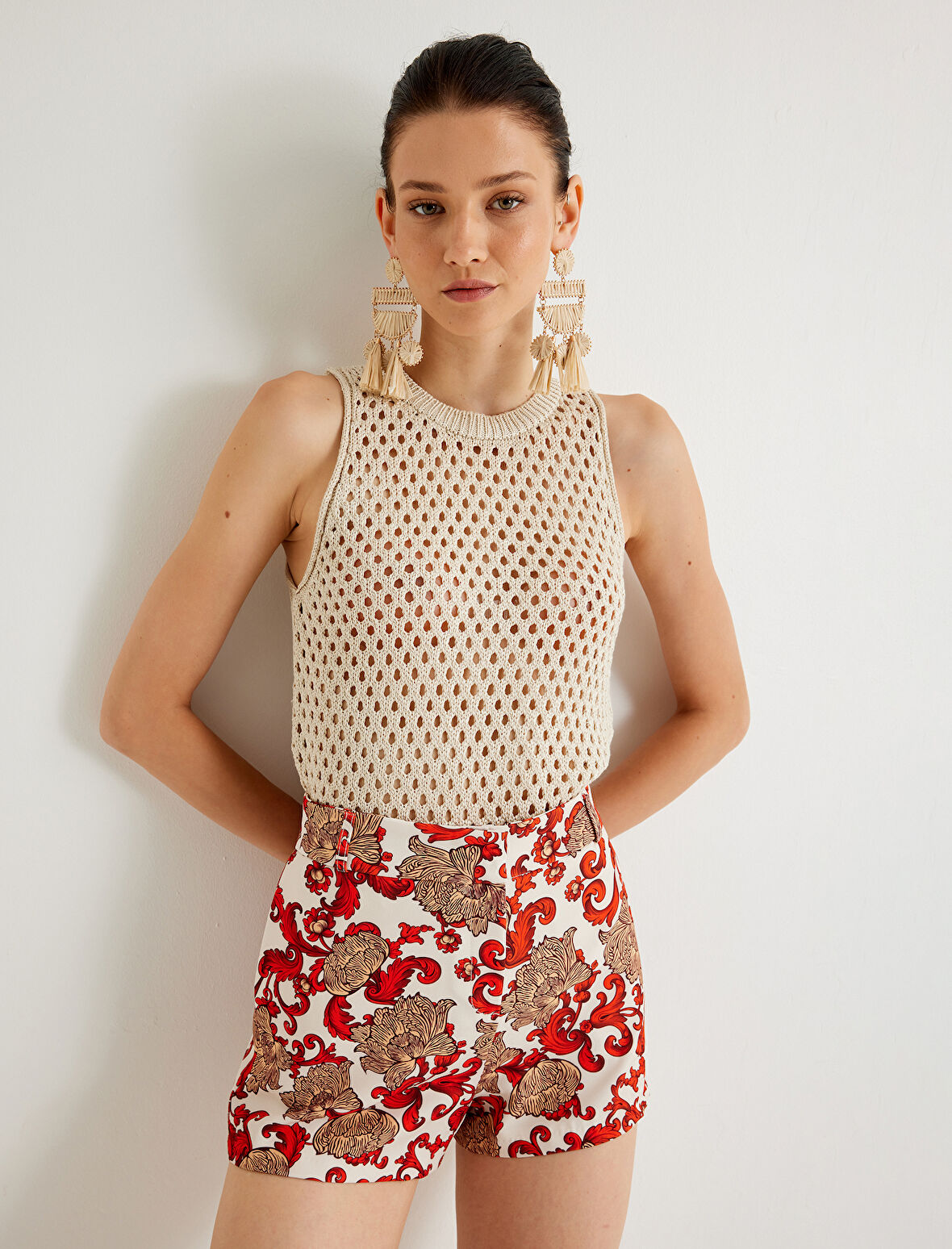 Koton X Melis Ağazat - Ajurlu Kroşe Üst Kolsuz Bisiklet Yaka