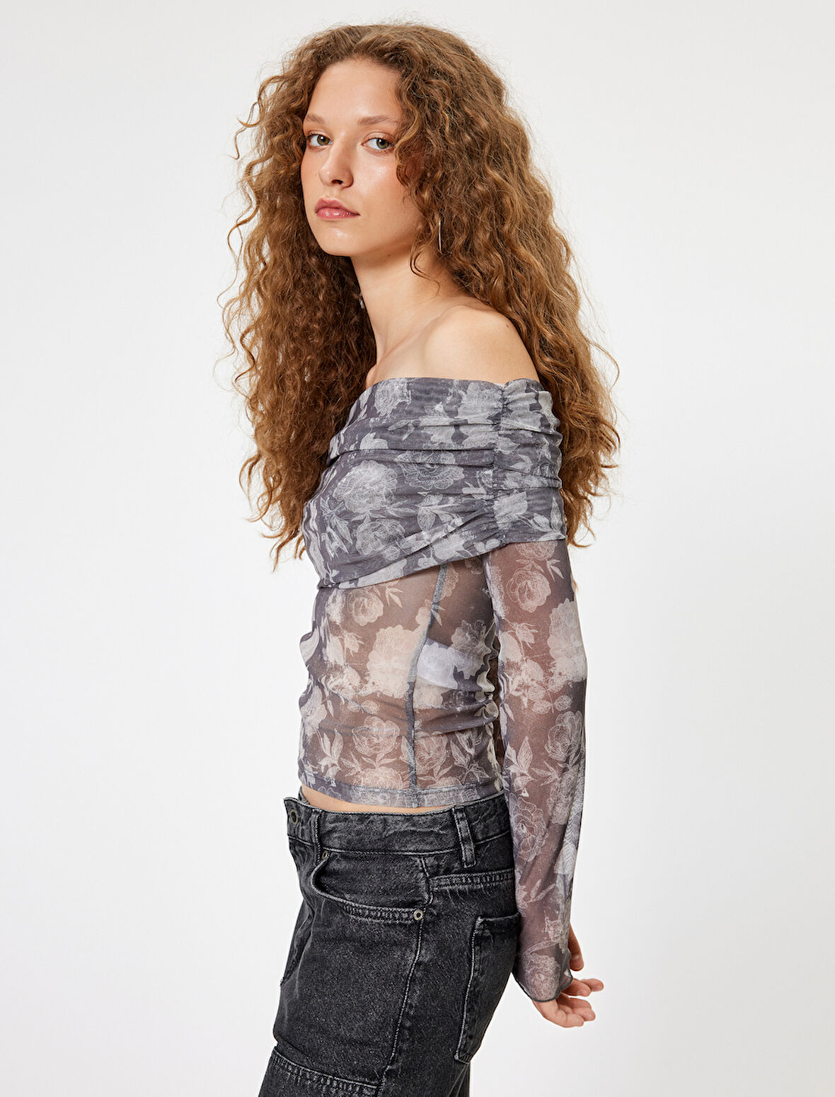 Transparan Bluz Omzu Açık Madonna Yaka Uzun Kollu Çiçek Desenli