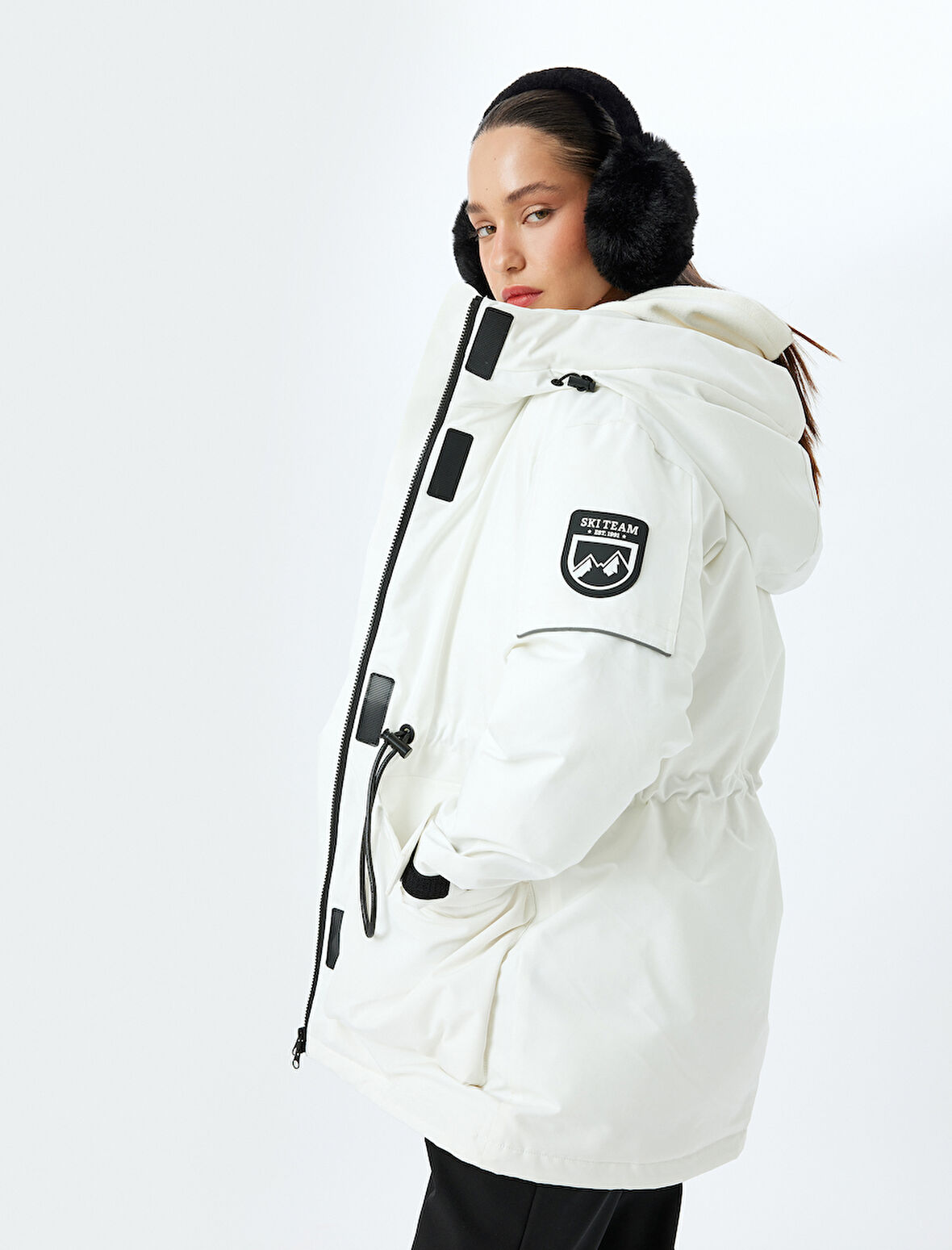 Anorak Mont Kapüşonlu Fermuarlı Cep Detaylı Etiket Baskılı Beli Lastikli Su Geçirmez