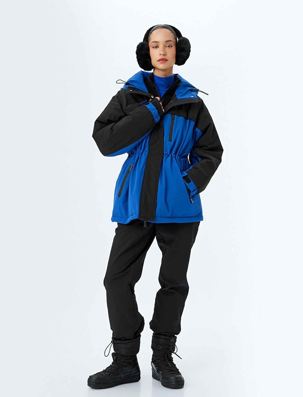 Kapüşonlu Fermuarlı Cep Detaylı Renk Bloklu Su Geçirmez Mont