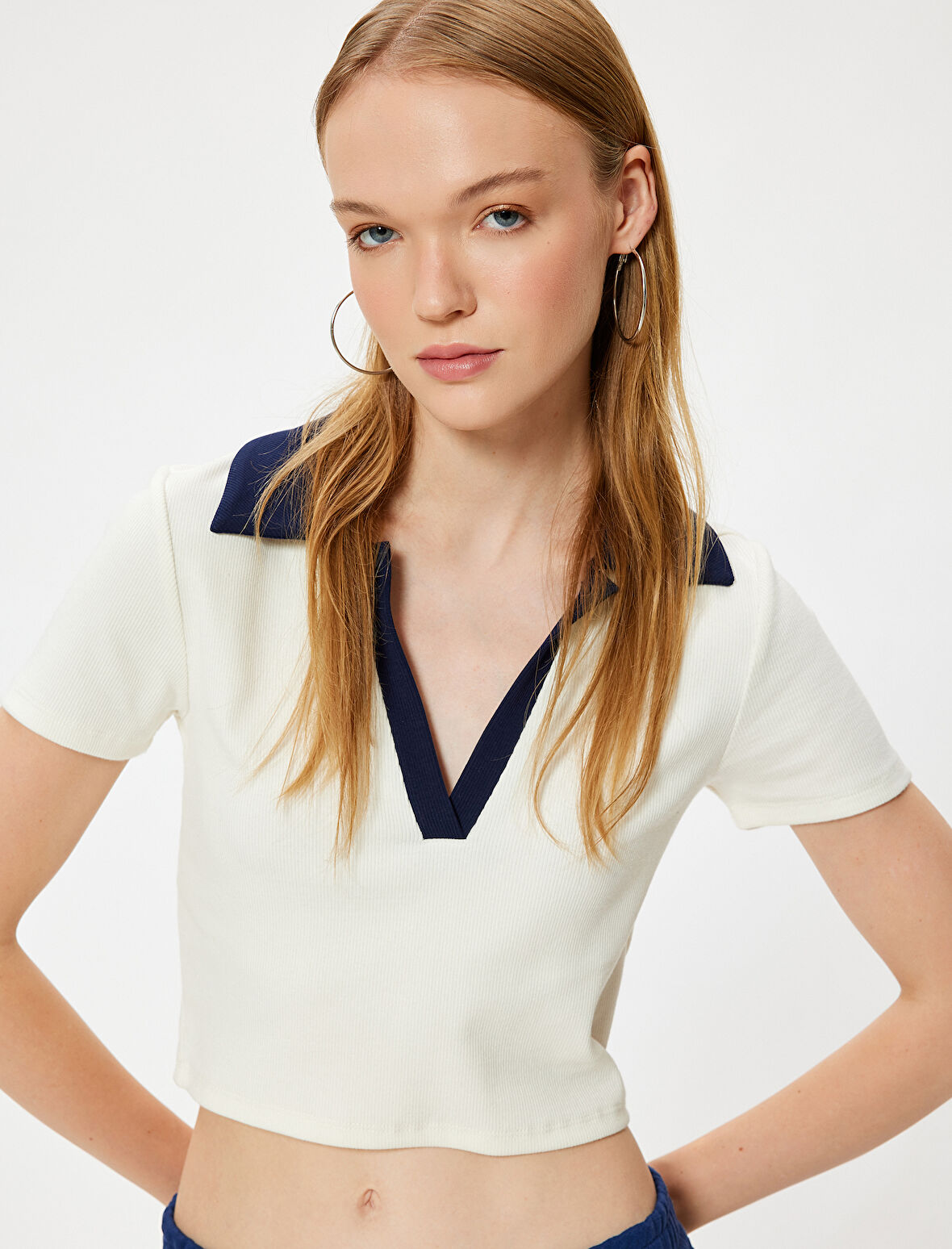 Crop Tişört Polo Yaka Düğmeli Kısa Kollu Biyeli Slim Fit