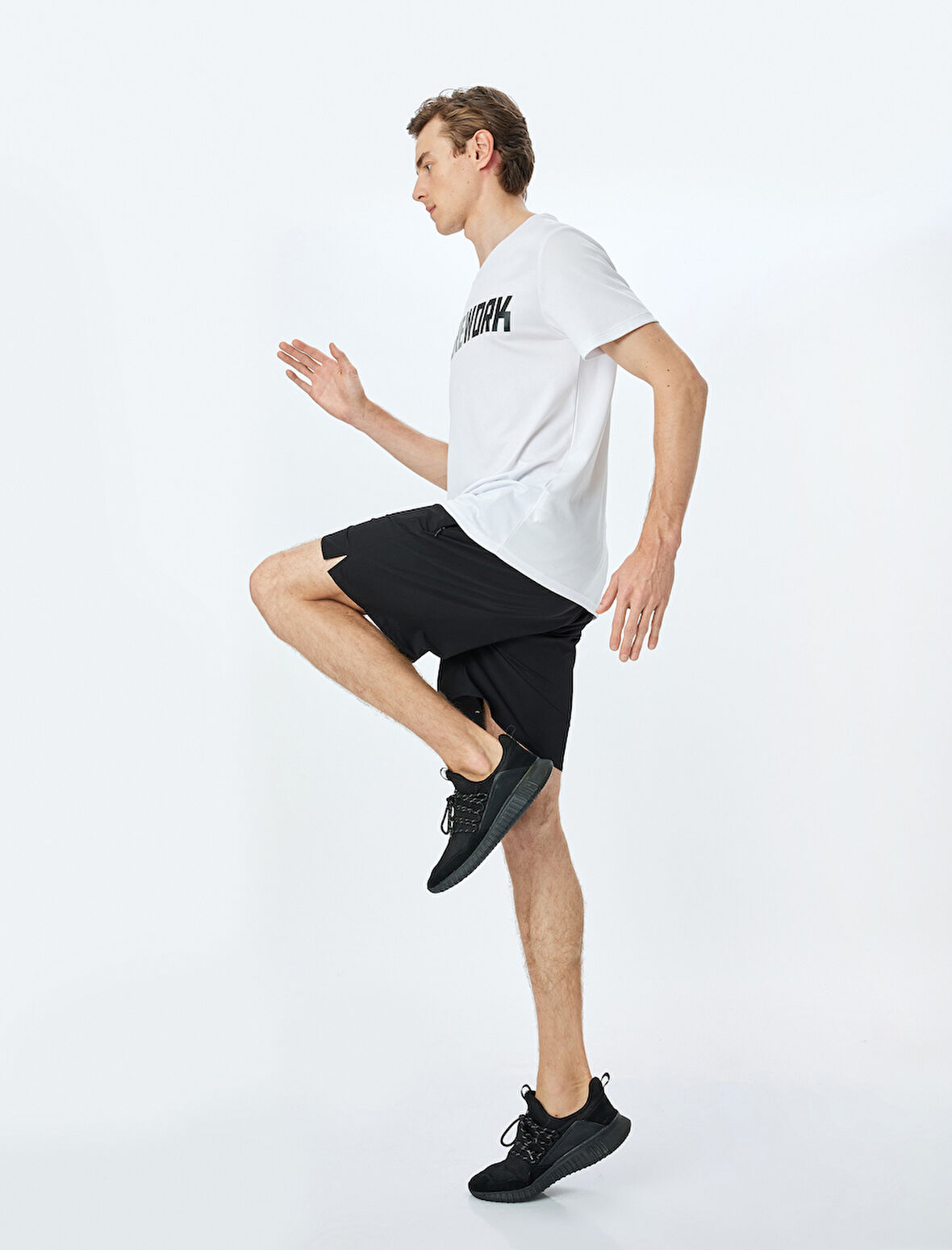 Cepli Beli Bağcıklı Spor Şort