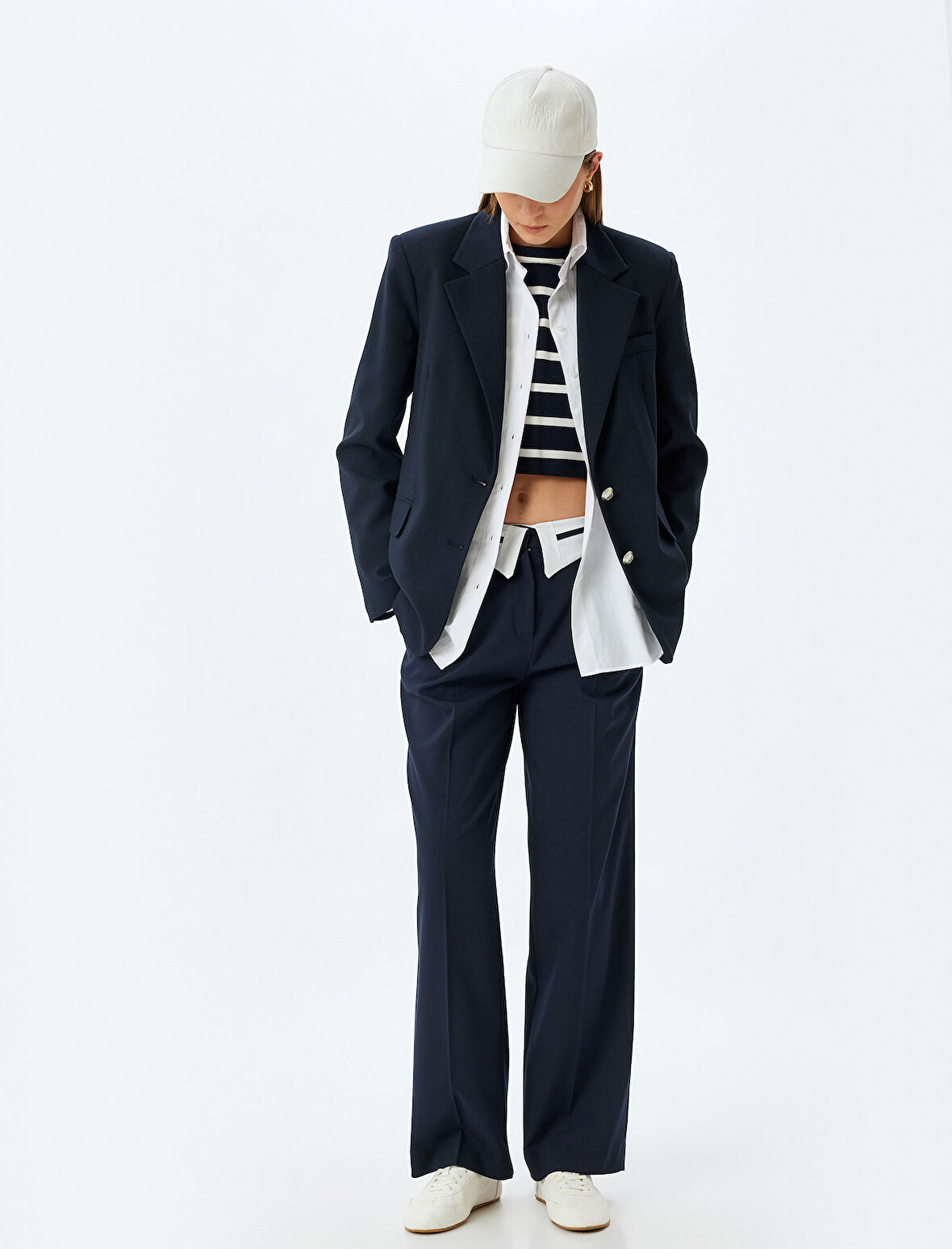 Asimetrik Ters Bel Detaylı Kumaş Pantolon Geniş Paça Cepli 