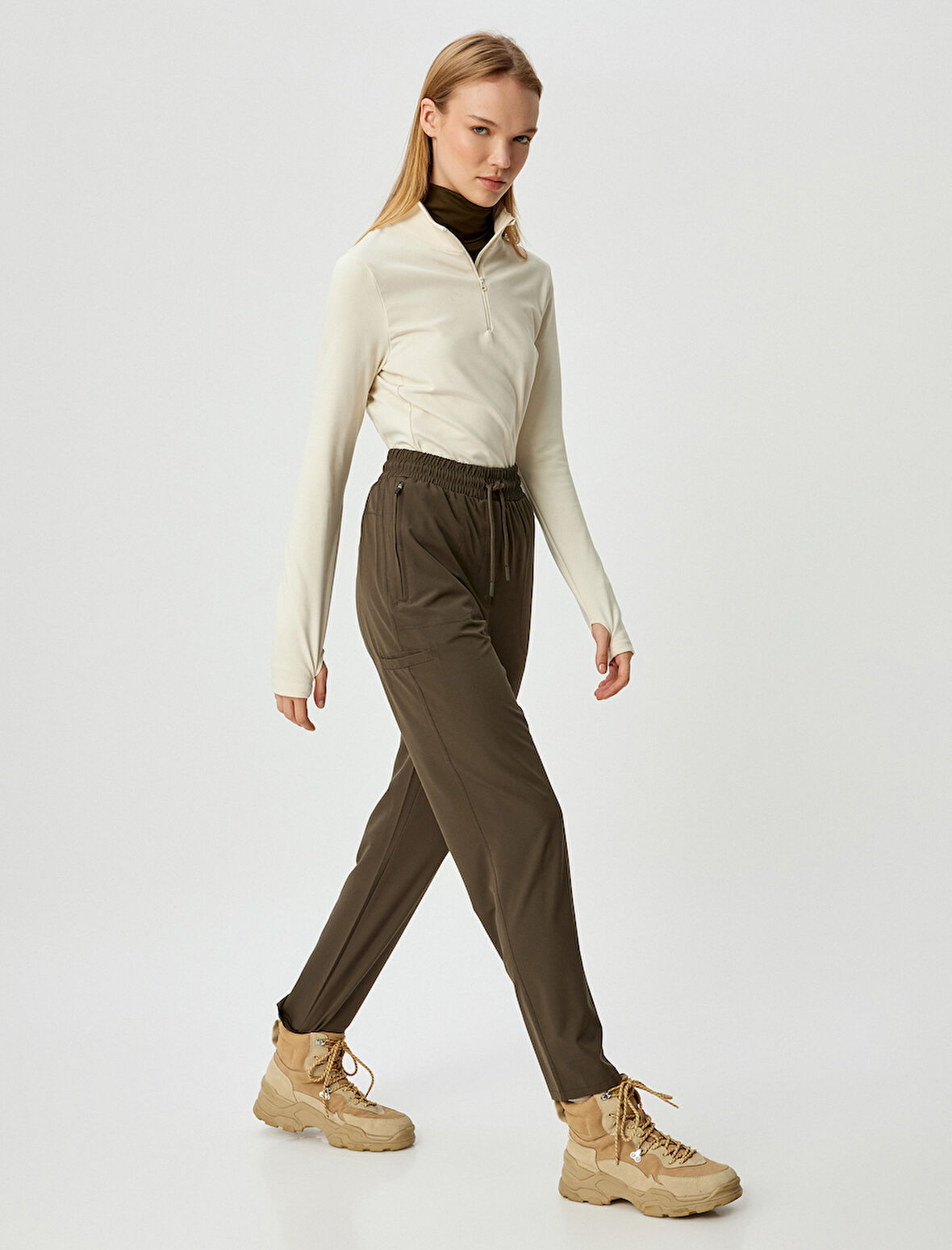 Jogger Eşofman Altı Kargo Cepli Beli Bağcıklı Fermuar Detaylı